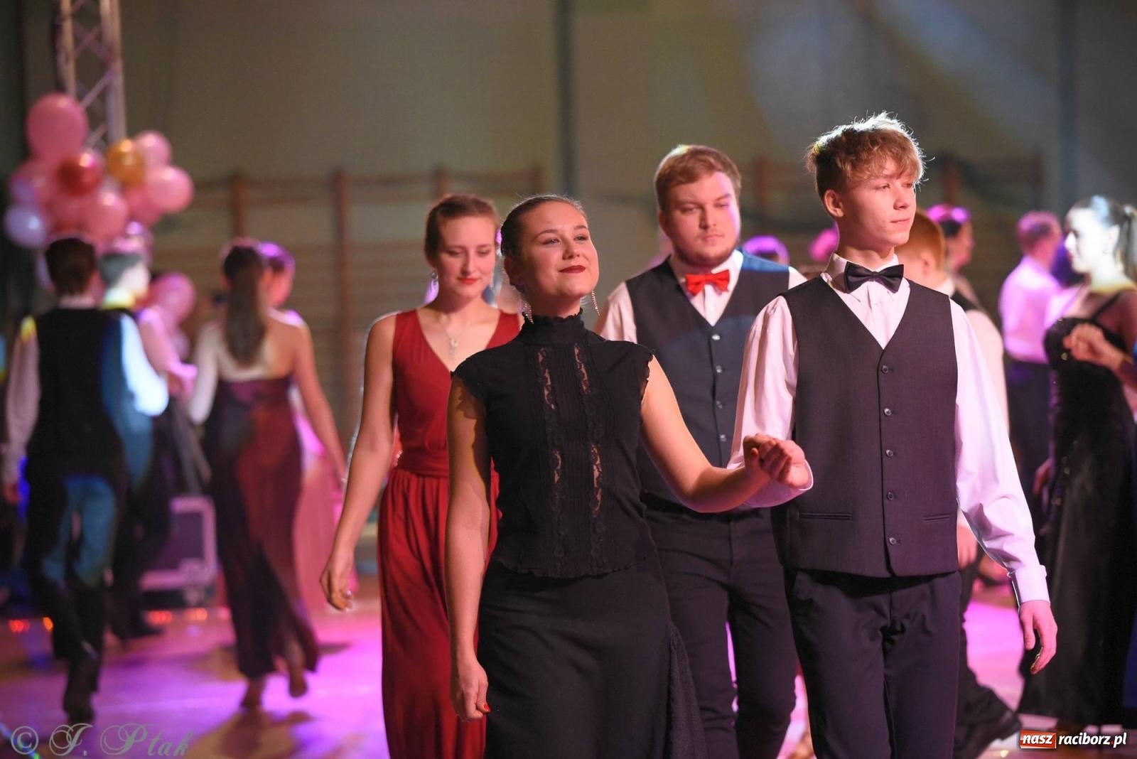 Zdjęcie w galerii na portalu naszraciborz.pl: XVI Karnawałowa Rewia Tańca w Raciborzu [FOTO i WIDEO] wiadomości z regionu