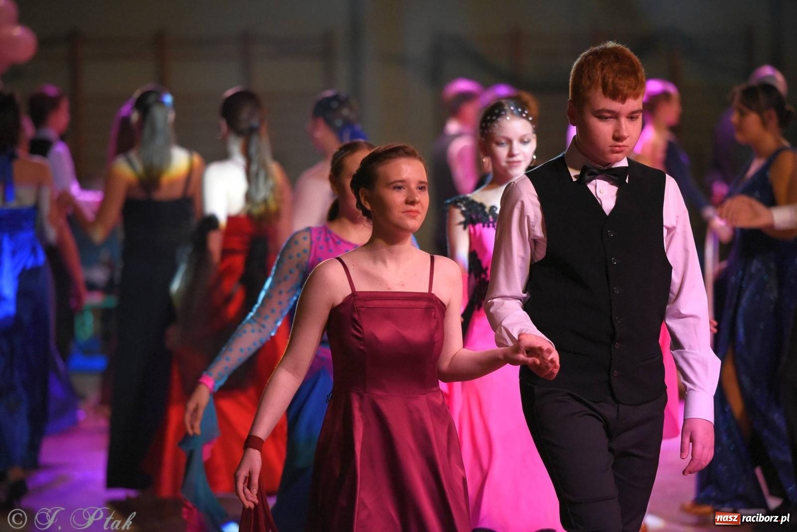 Zdjęcie w galerii na portalu naszraciborz.pl: XVI Karnawałowa Rewia Tańca w Raciborzu [FOTO i WIDEO] wiadomości z regionu