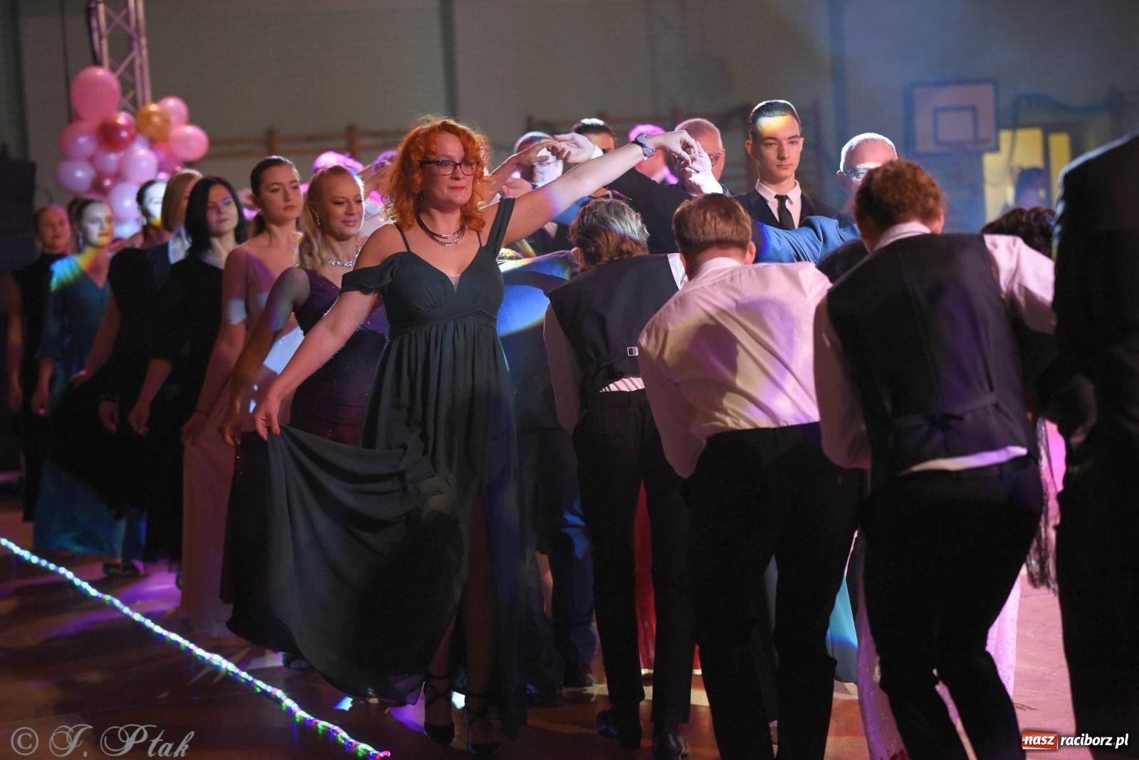 Zdjęcie w galerii na portalu naszraciborz.pl: XVI Karnawałowa Rewia Tańca w Raciborzu [FOTO i WIDEO] wiadomości z regionu