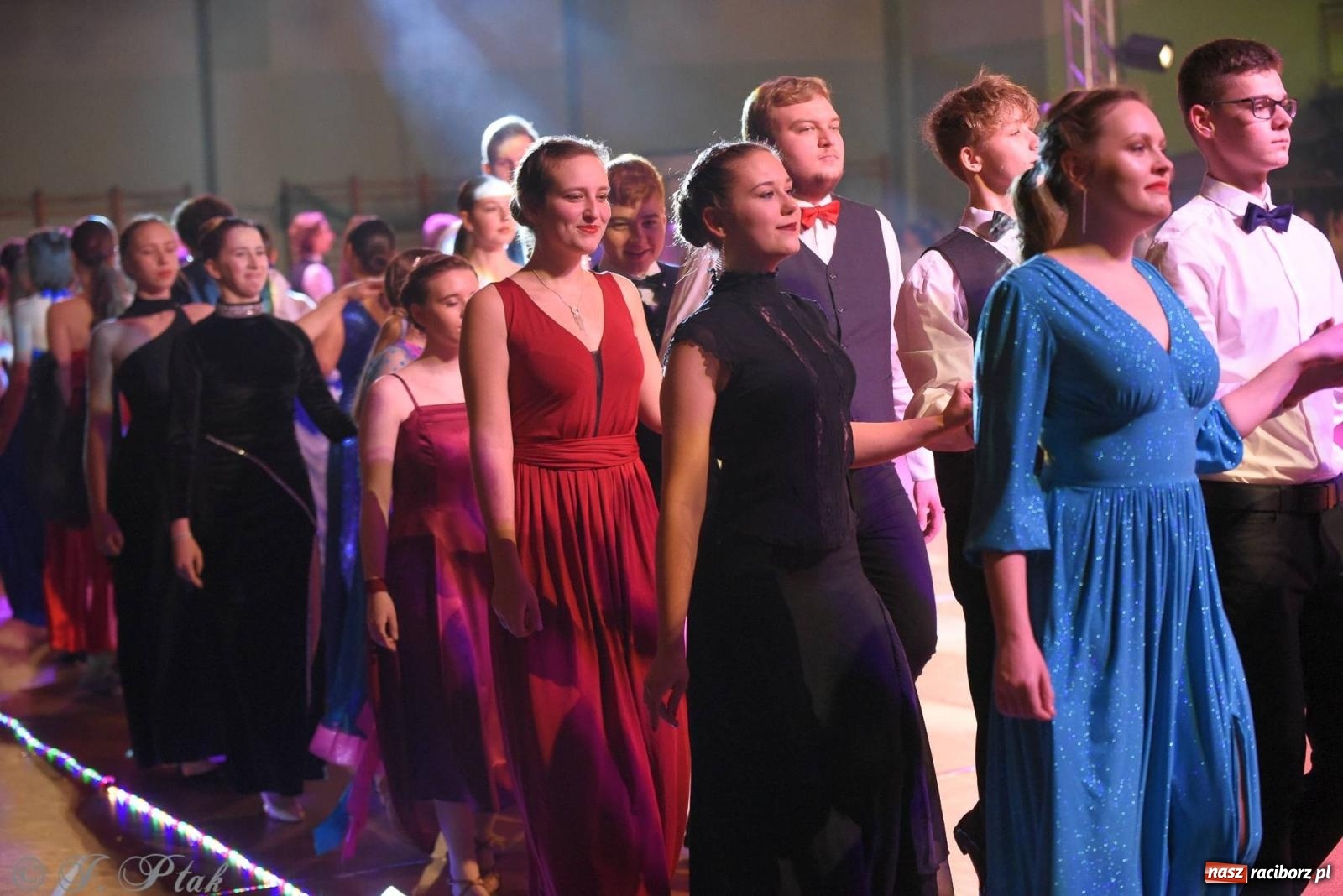 Zdjęcie w galerii na portalu naszraciborz.pl: XVI Karnawałowa Rewia Tańca w Raciborzu [FOTO i WIDEO] wiadomości z regionu