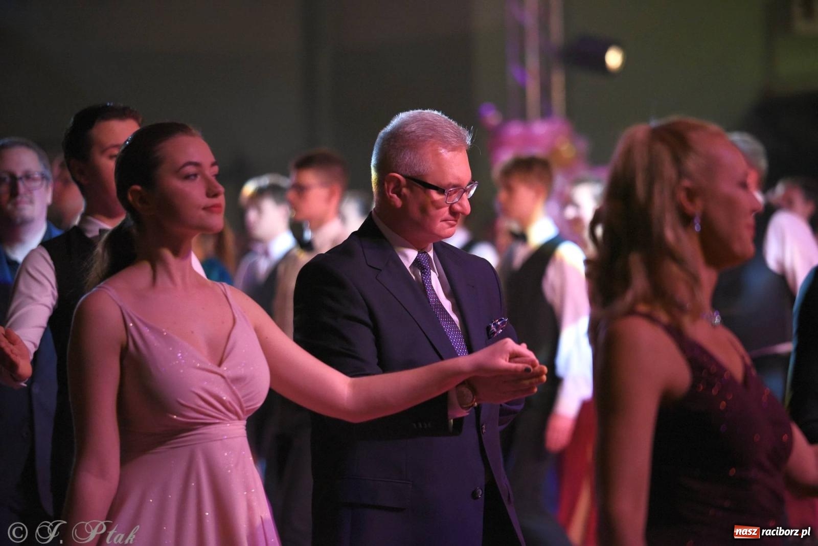 Zdjęcie w galerii na portalu naszraciborz.pl: XVI Karnawałowa Rewia Tańca w Raciborzu [FOTO i WIDEO] wiadomości z regionu