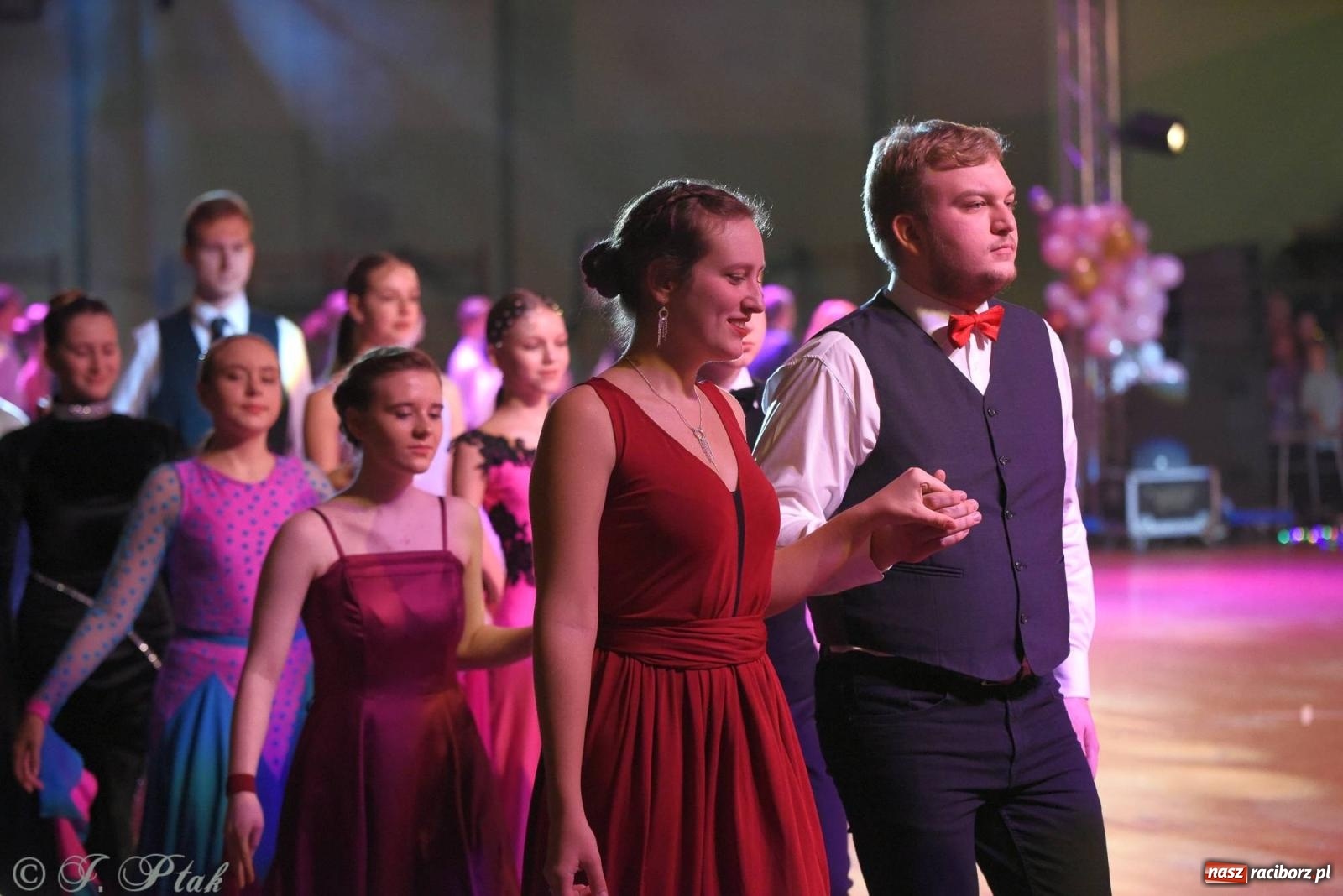Zdjęcie w galerii na portalu naszraciborz.pl: XVI Karnawałowa Rewia Tańca w Raciborzu [FOTO i WIDEO] wiadomości z regionu