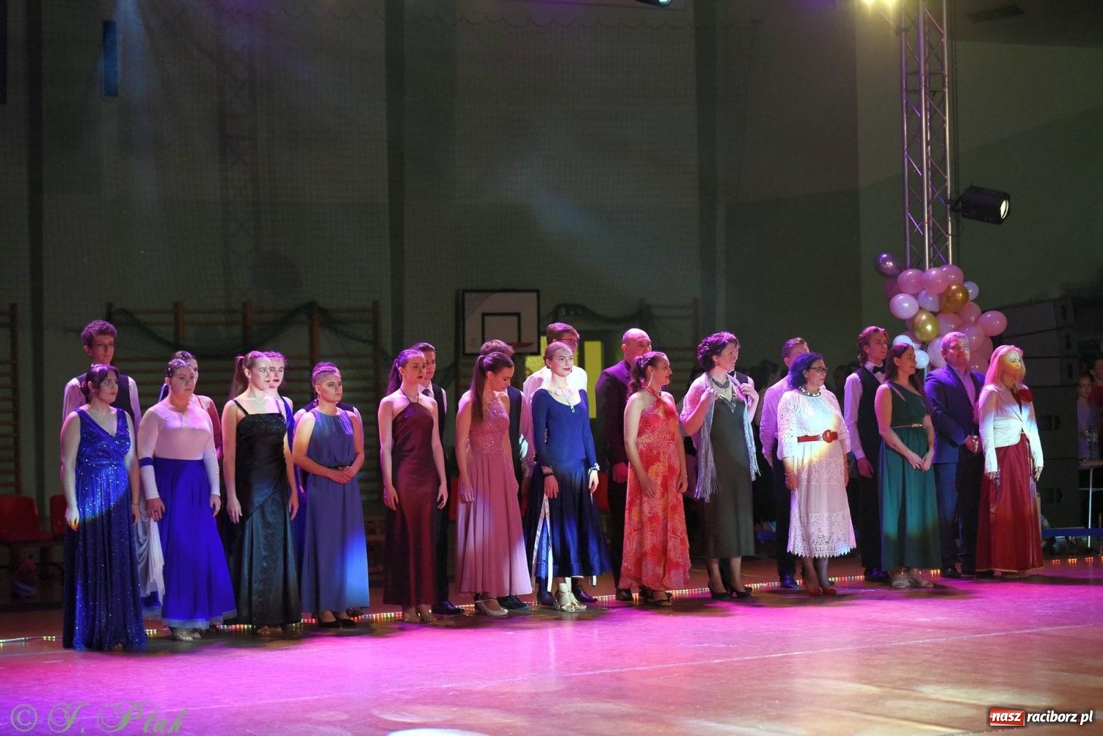 Zdjęcie w galerii na portalu naszraciborz.pl: XVI Karnawałowa Rewia Tańca w Raciborzu [FOTO i WIDEO] wiadomości z regionu