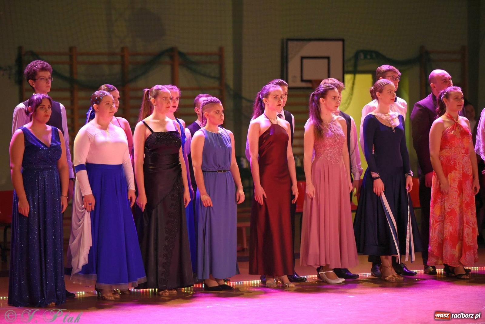 Zdjęcie w galerii na portalu naszraciborz.pl: XVI Karnawałowa Rewia Tańca w Raciborzu [FOTO i WIDEO] wiadomości z regionu