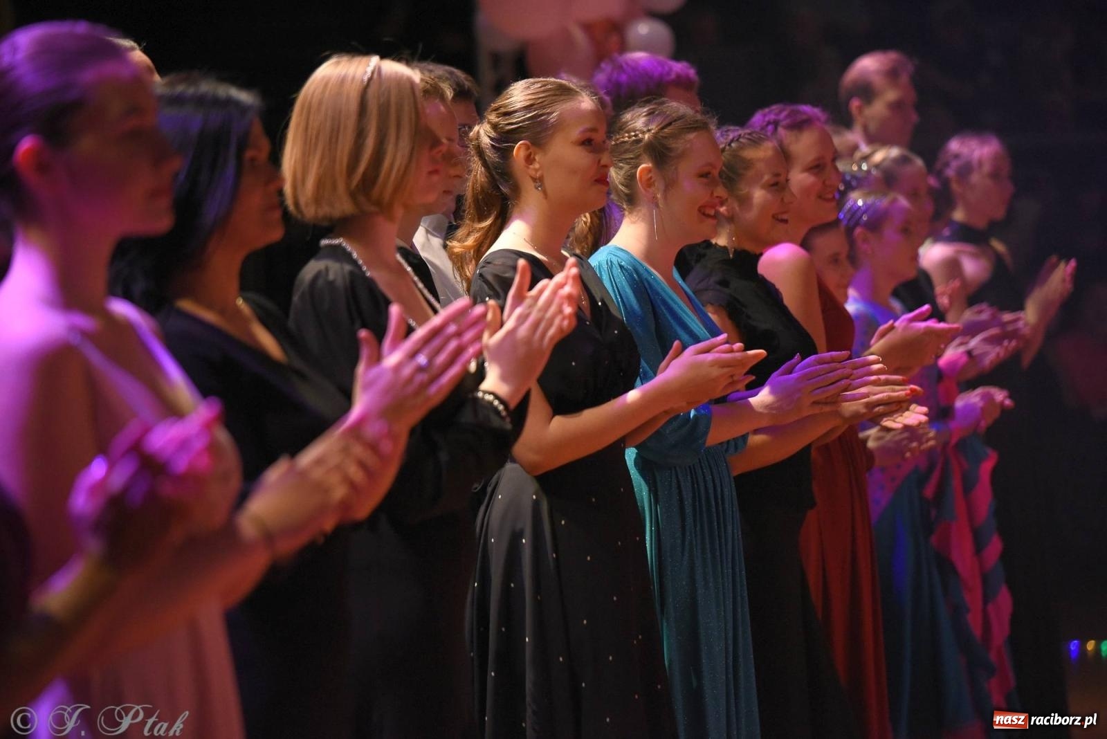 Zdjęcie w galerii na portalu naszraciborz.pl: XVI Karnawałowa Rewia Tańca w Raciborzu [FOTO i WIDEO] wiadomości z regionu