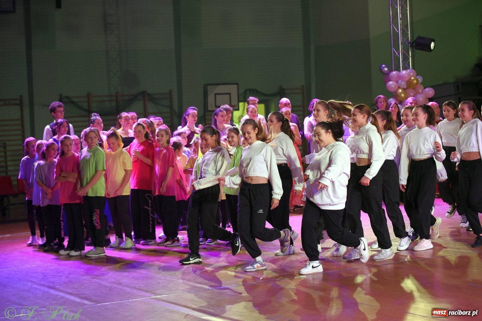 Zdjęcie w galerii na portalu naszraciborz.pl: XVI Karnawałowa Rewia Tańca w Raciborzu [FOTO i WIDEO] wiadomości z regionu