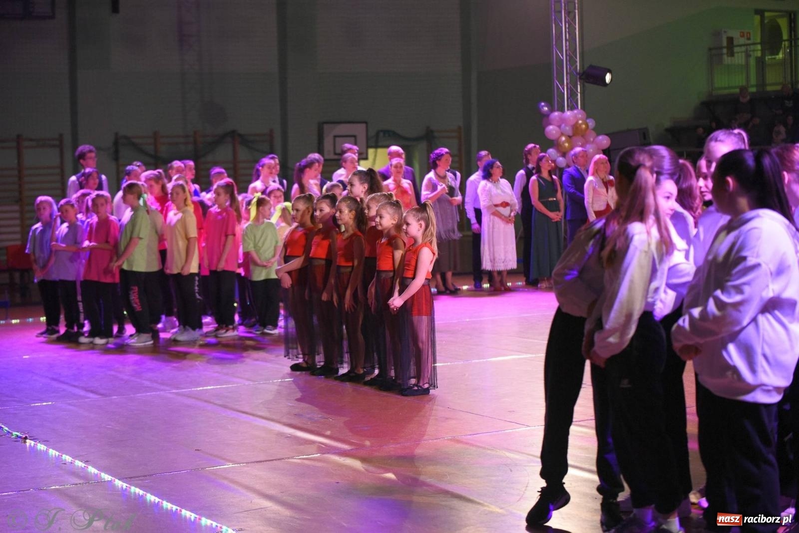 Zdjęcie w galerii na portalu naszraciborz.pl: XVI Karnawałowa Rewia Tańca w Raciborzu [FOTO i WIDEO] wiadomości z regionu