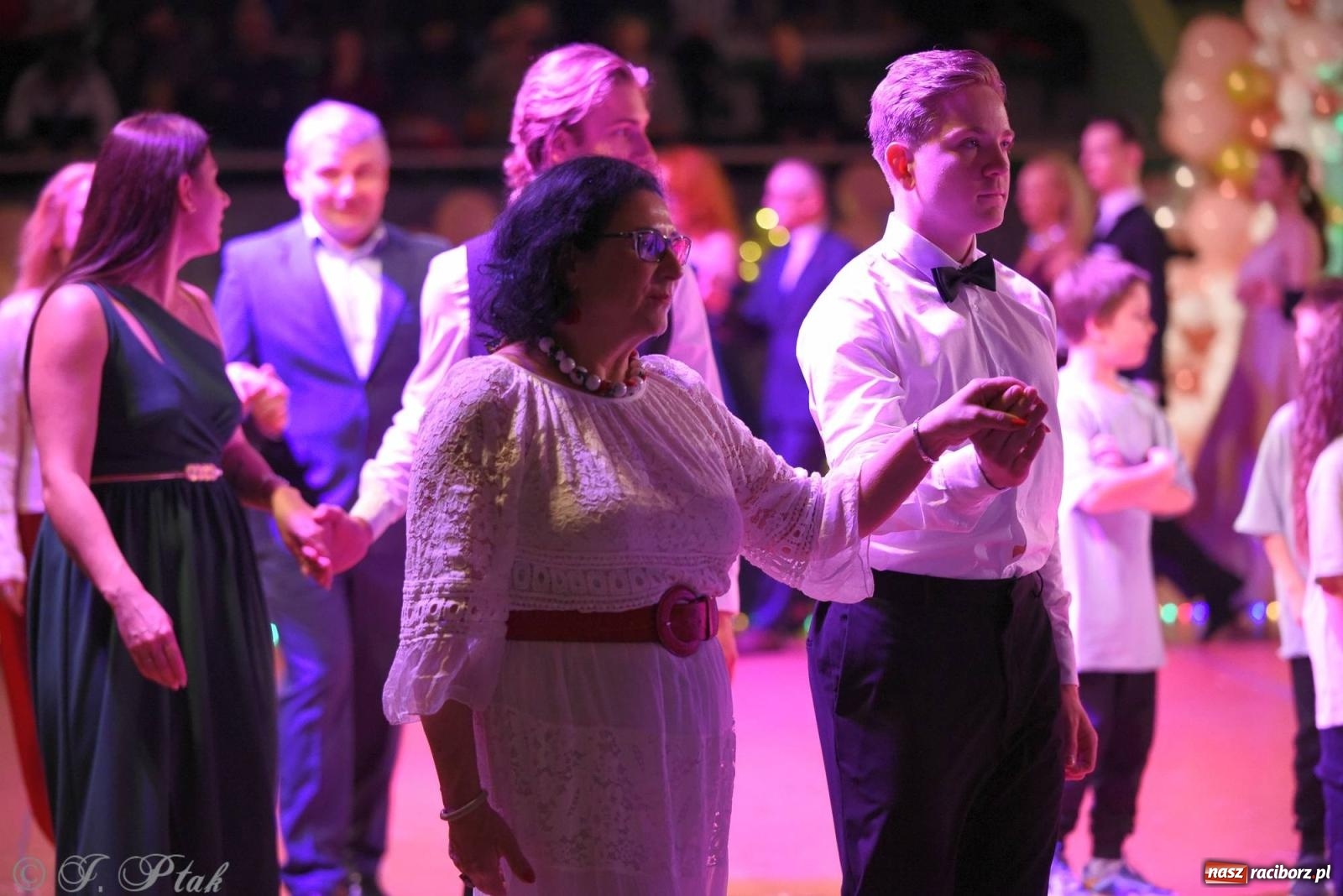 Zdjęcie w galerii na portalu naszraciborz.pl: XVI Karnawałowa Rewia Tańca w Raciborzu [FOTO i WIDEO] wiadomości z regionu