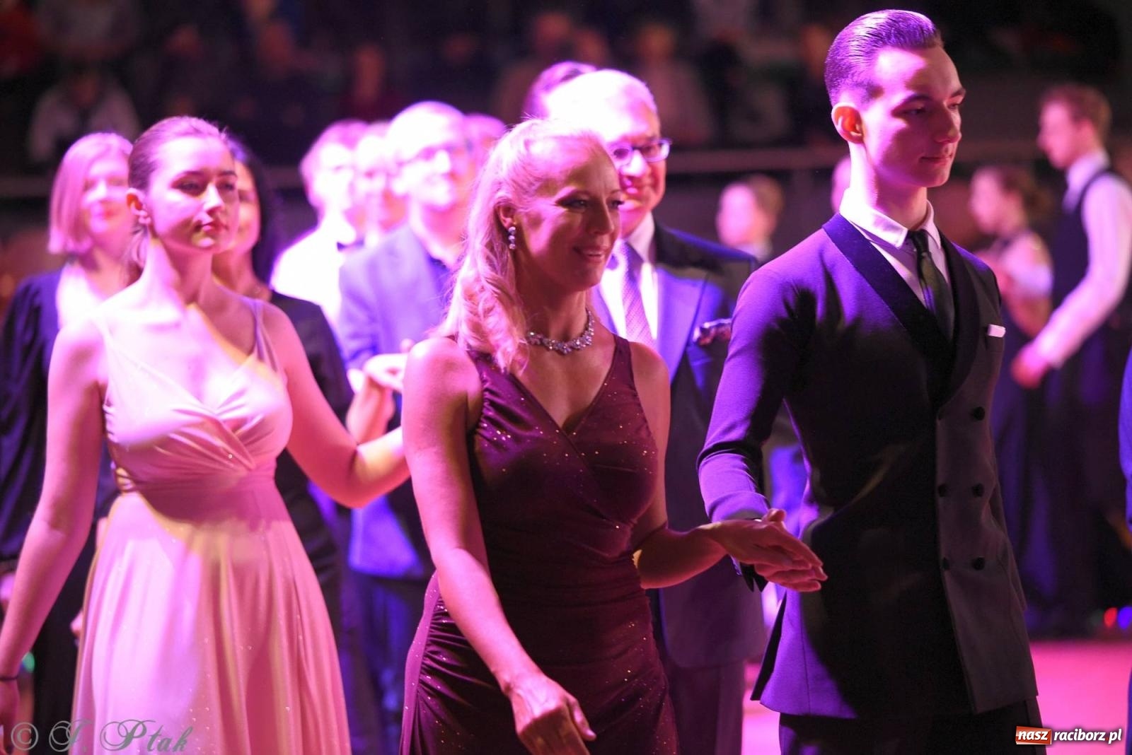 Zdjęcie w galerii na portalu naszraciborz.pl: XVI Karnawałowa Rewia Tańca w Raciborzu [FOTO i WIDEO] wiadomości z regionu