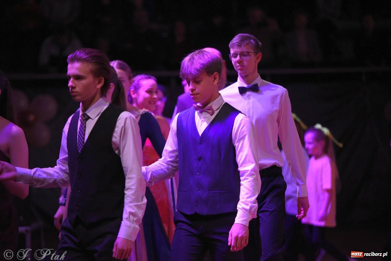 Zdjęcie w galerii na portalu naszraciborz.pl: XVI Karnawałowa Rewia Tańca w Raciborzu [FOTO i WIDEO] wiadomości z regionu