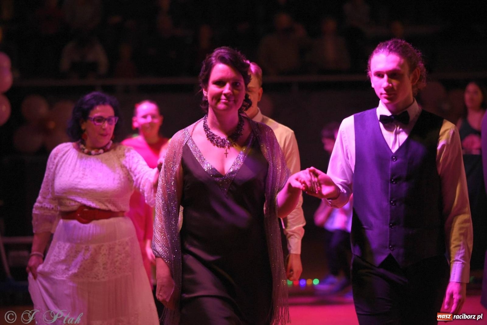 Zdjęcie w galerii na portalu naszraciborz.pl: XVI Karnawałowa Rewia Tańca w Raciborzu [FOTO i WIDEO] wiadomości z regionu