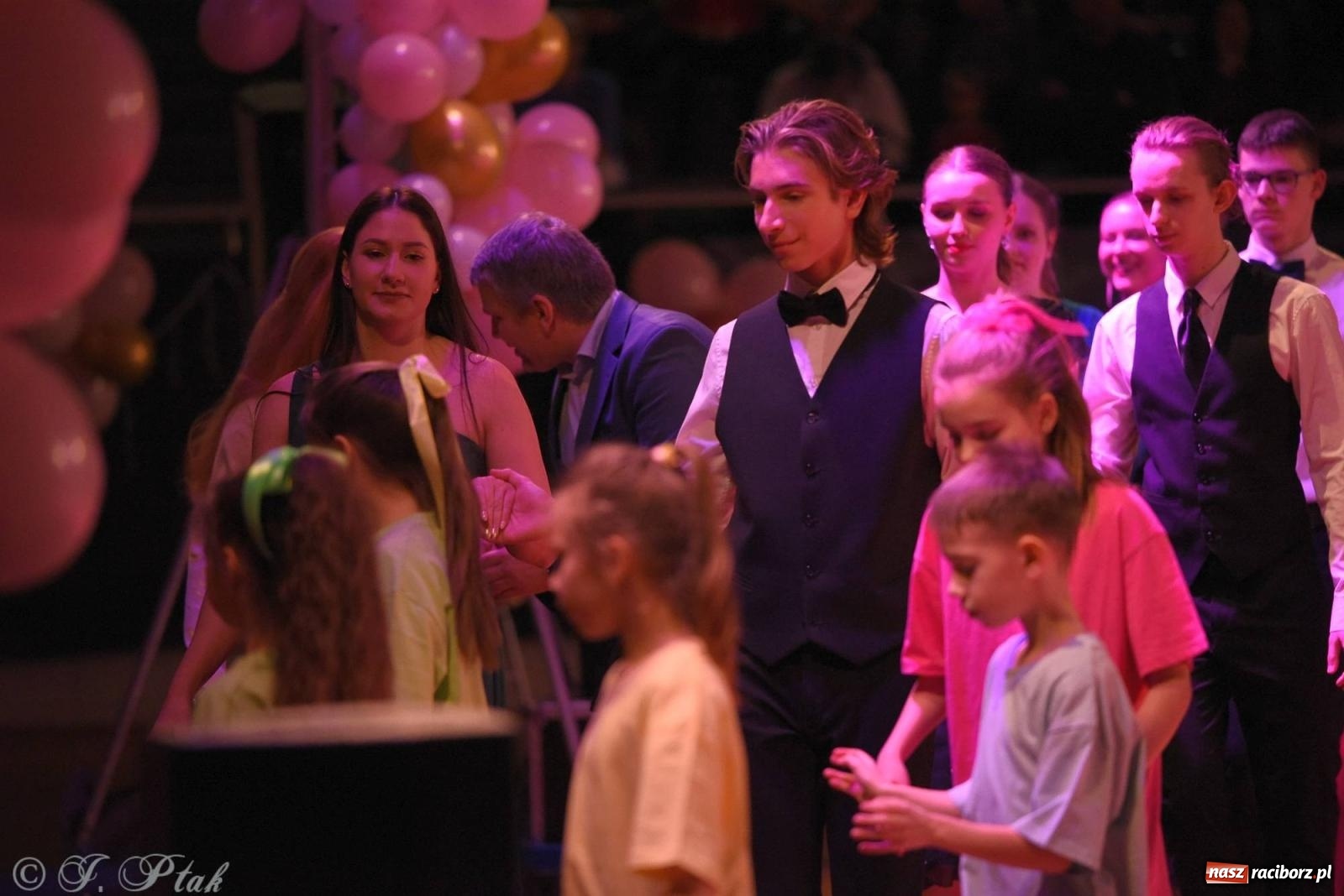 Zdjęcie w galerii na portalu naszraciborz.pl: XVI Karnawałowa Rewia Tańca w Raciborzu [FOTO i WIDEO] wiadomości z regionu