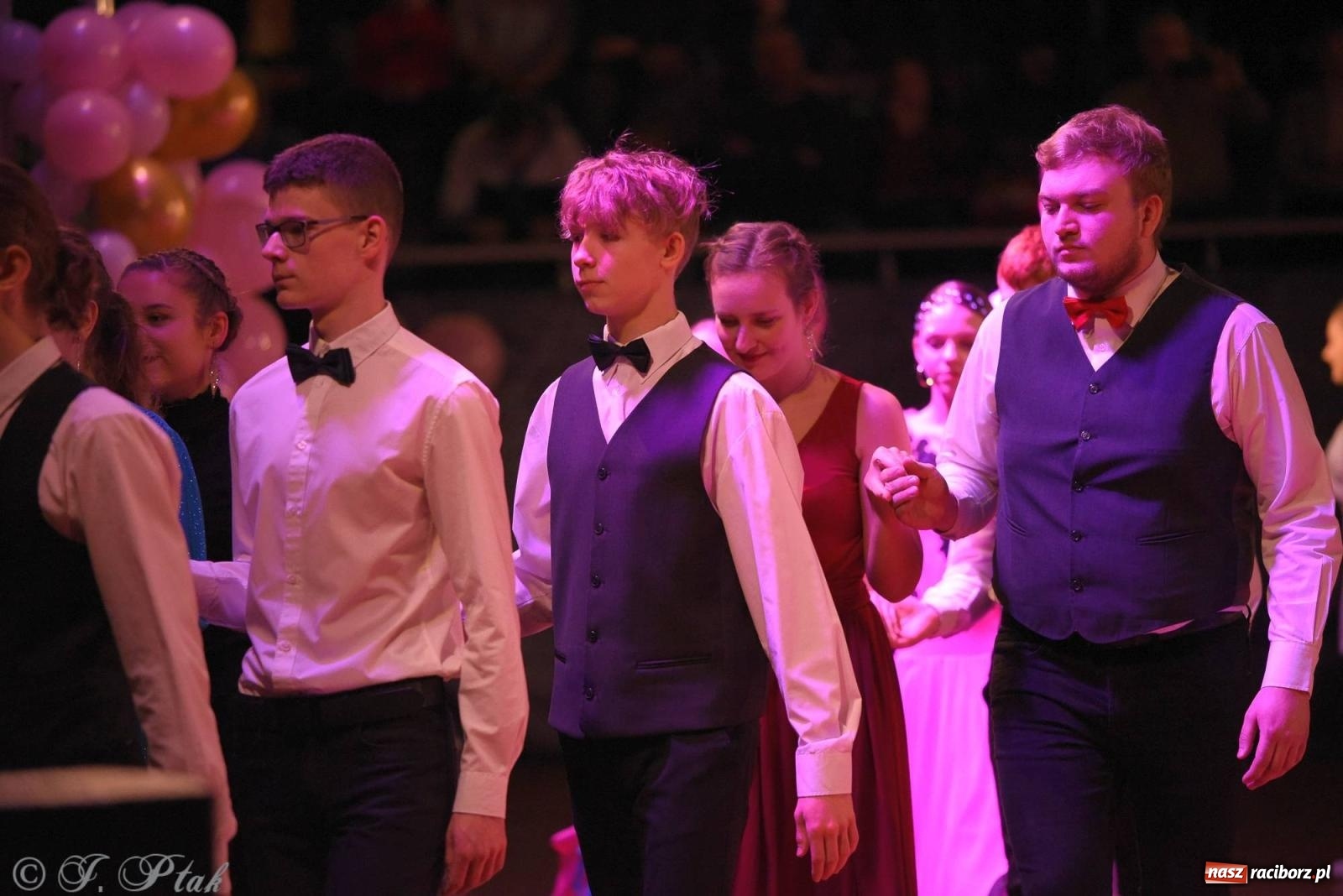 Zdjęcie w galerii na portalu naszraciborz.pl: XVI Karnawałowa Rewia Tańca w Raciborzu [FOTO i WIDEO] wiadomości z regionu