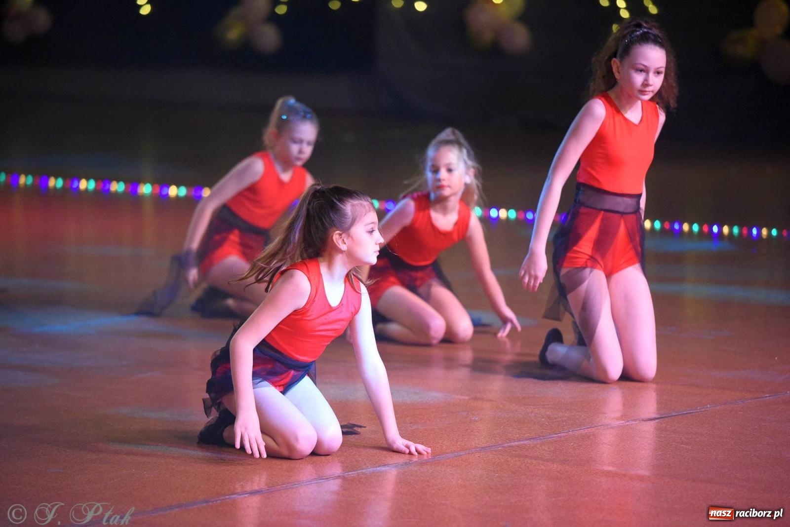 Zdjęcie w galerii na portalu naszraciborz.pl: XVI Karnawałowa Rewia Tańca w Raciborzu [FOTO i WIDEO] wiadomości z regionu