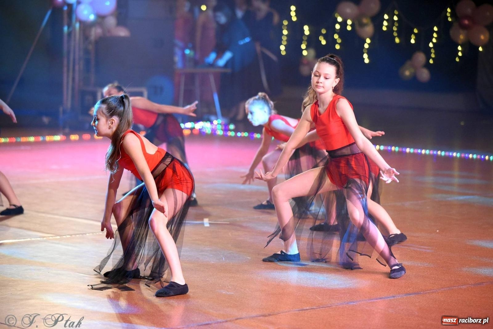 Zdjęcie w galerii na portalu naszraciborz.pl: XVI Karnawałowa Rewia Tańca w Raciborzu [FOTO i WIDEO] wiadomości z regionu