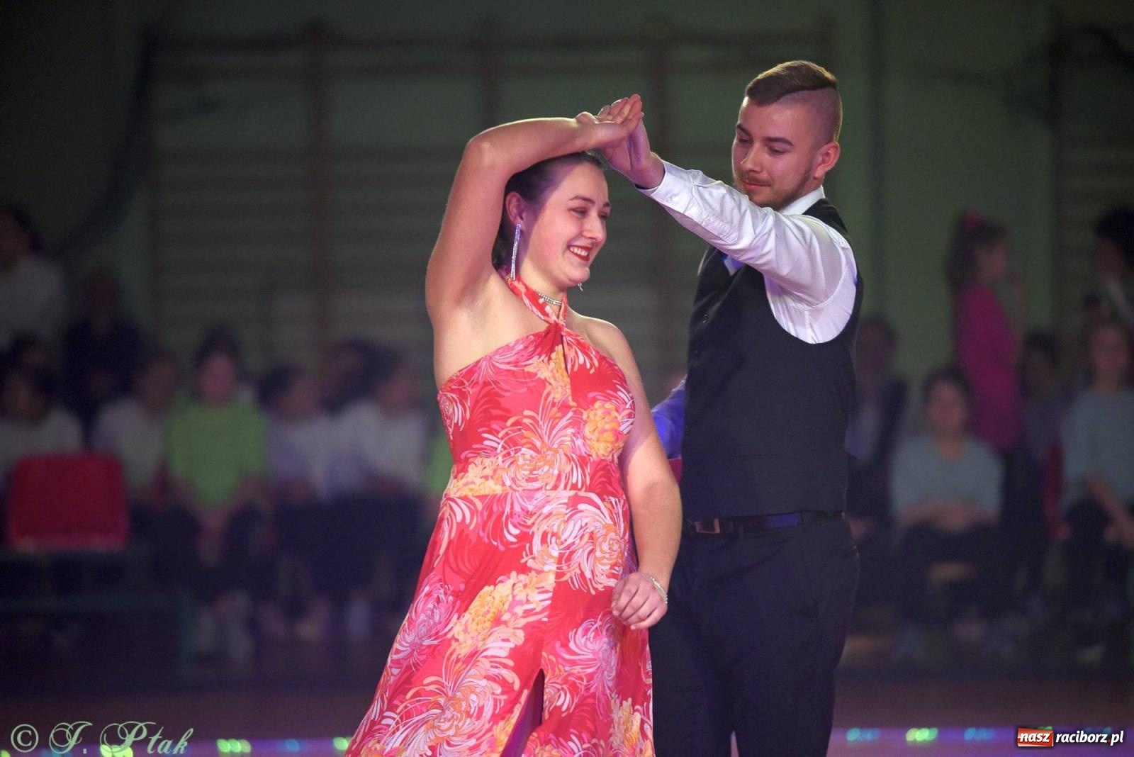 Zdjęcie w galerii na portalu naszraciborz.pl: XVI Karnawałowa Rewia Tańca w Raciborzu [FOTO i WIDEO] wiadomości z regionu