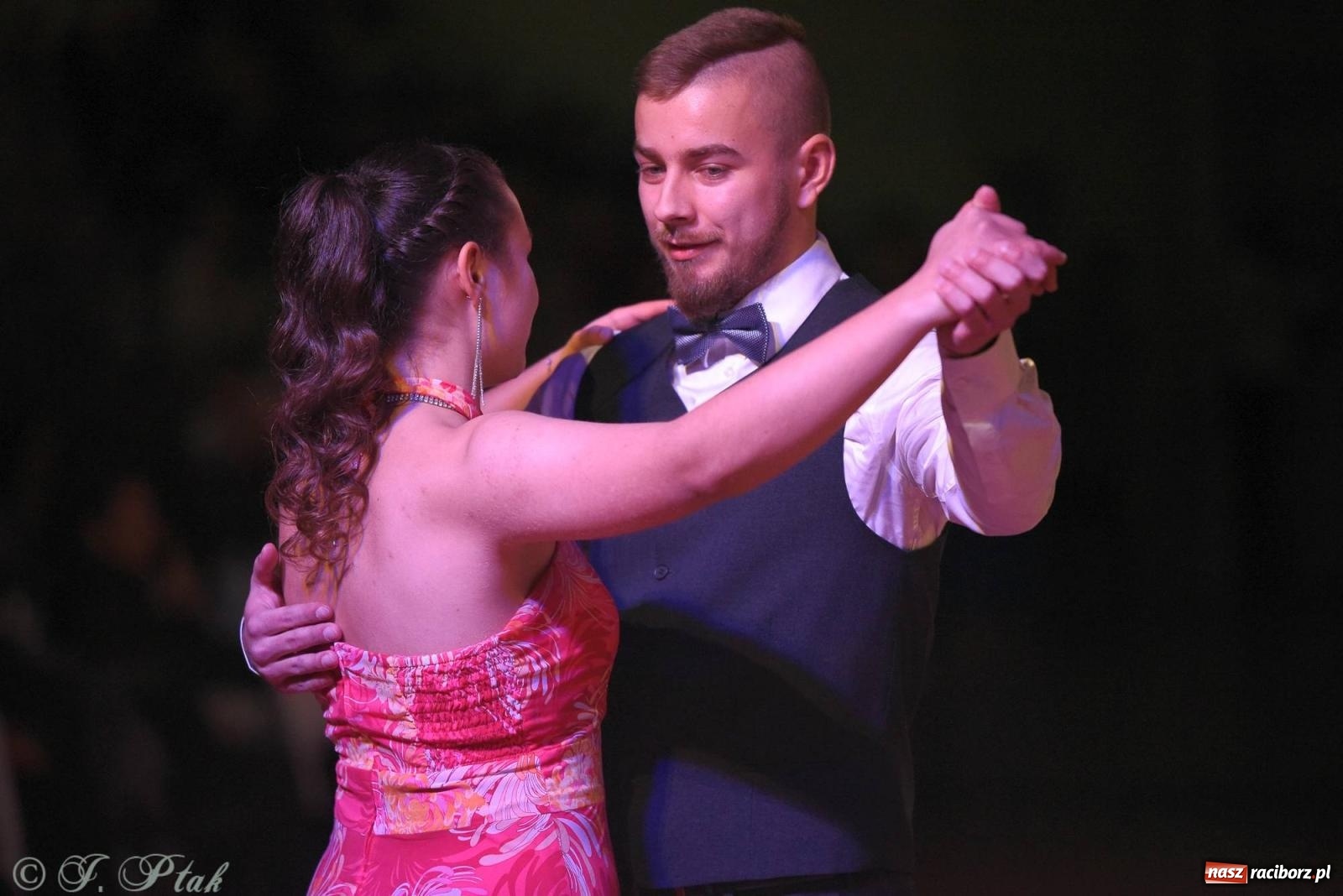 Zdjęcie w galerii na portalu naszraciborz.pl: XVI Karnawałowa Rewia Tańca w Raciborzu [FOTO i WIDEO] wiadomości z regionu