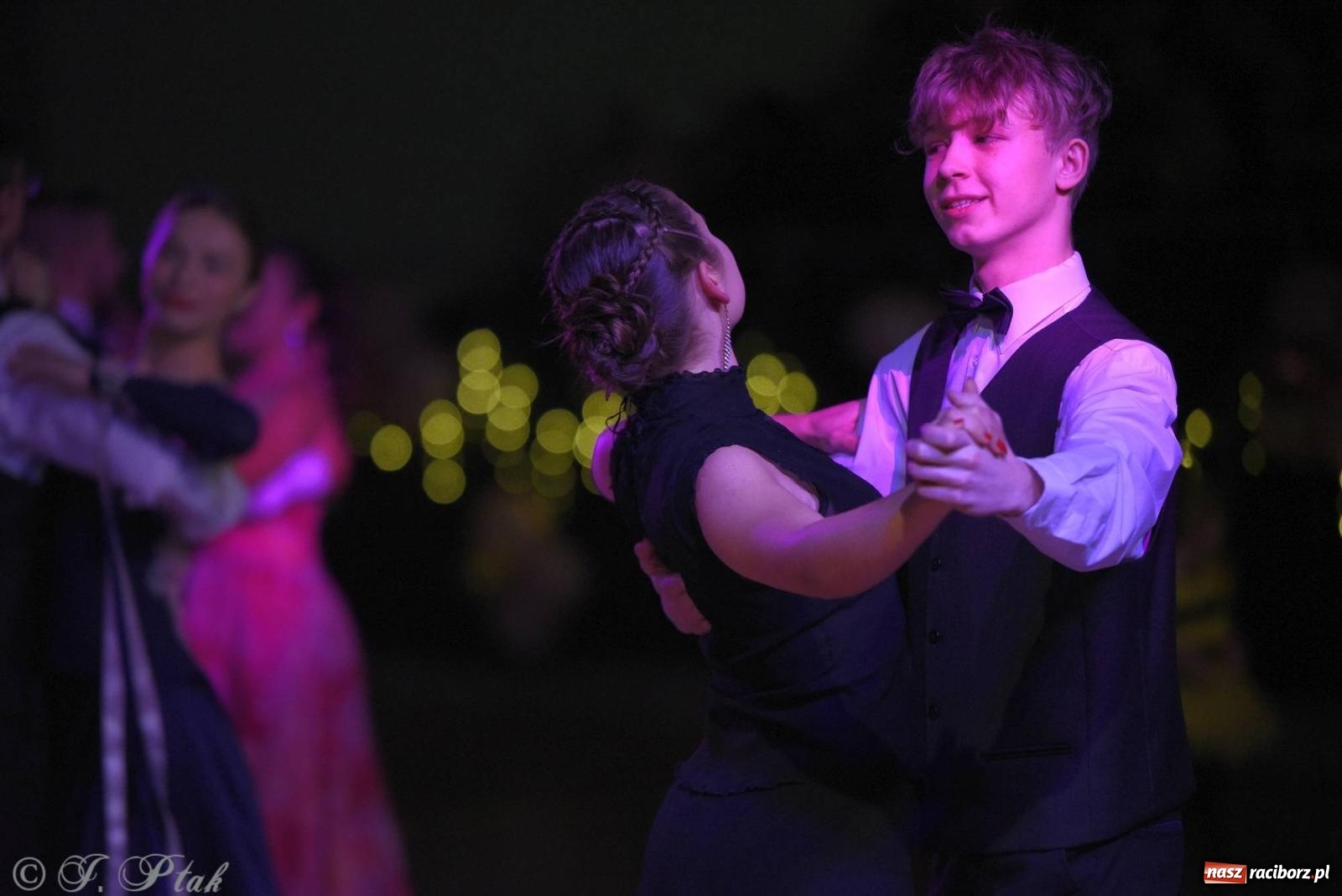 Zdjęcie w galerii na portalu naszraciborz.pl: XVI Karnawałowa Rewia Tańca w Raciborzu [FOTO i WIDEO] wiadomości z regionu