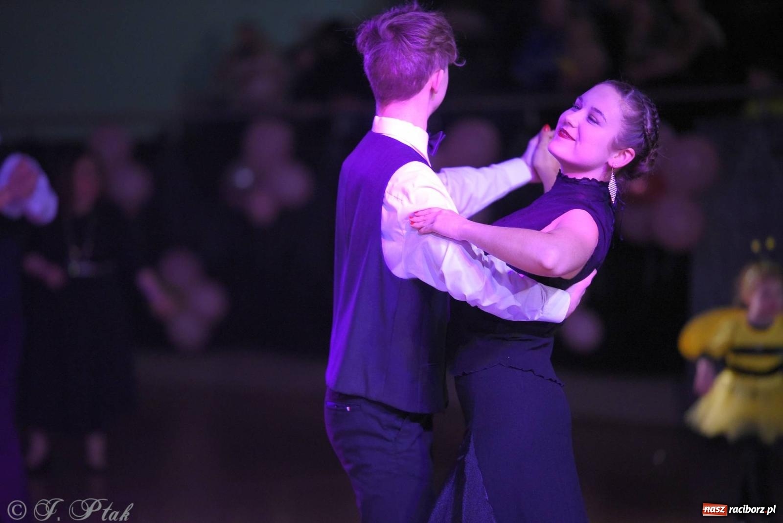 Zdjęcie w galerii na portalu naszraciborz.pl: XVI Karnawałowa Rewia Tańca w Raciborzu [FOTO i WIDEO] wiadomości z regionu