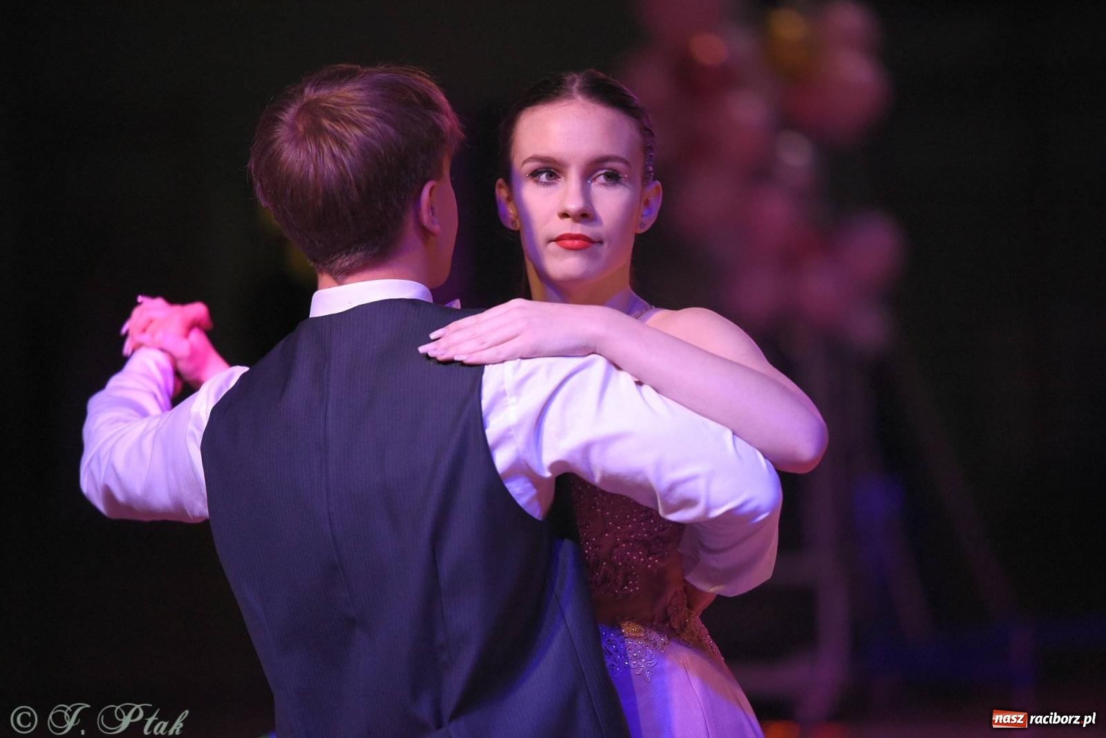 Zdjęcie w galerii na portalu naszraciborz.pl: XVI Karnawałowa Rewia Tańca w Raciborzu [FOTO i WIDEO] wiadomości z regionu