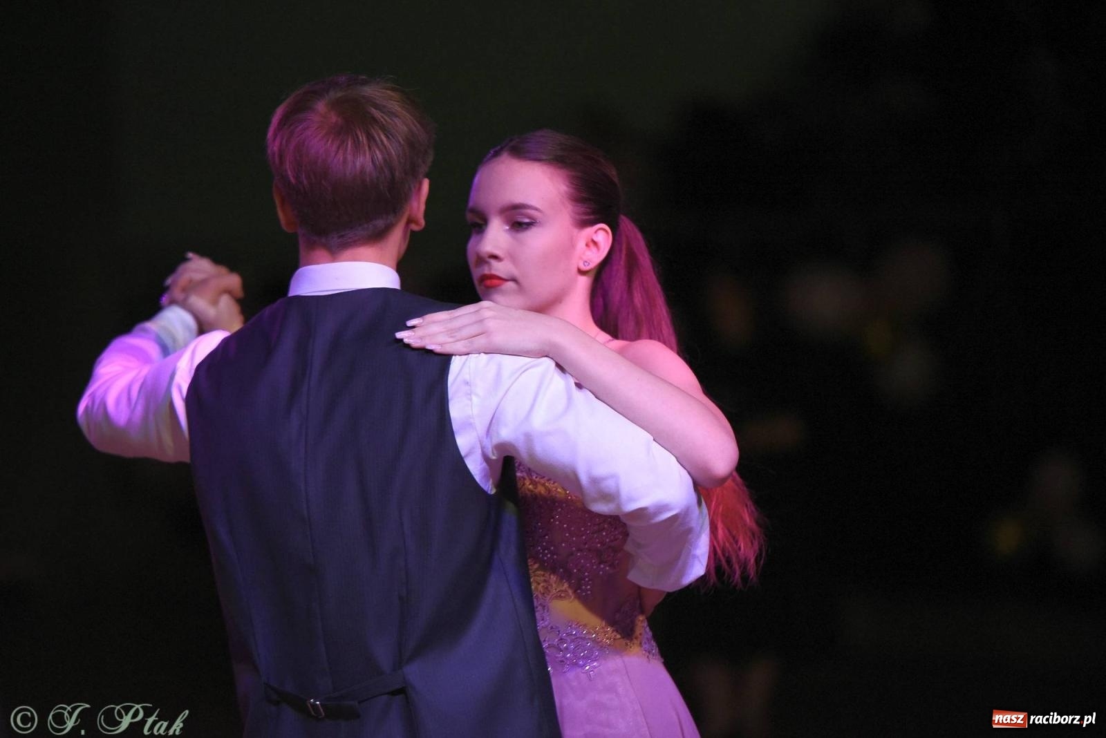 Zdjęcie w galerii na portalu naszraciborz.pl: XVI Karnawałowa Rewia Tańca w Raciborzu [FOTO i WIDEO] wiadomości z regionu