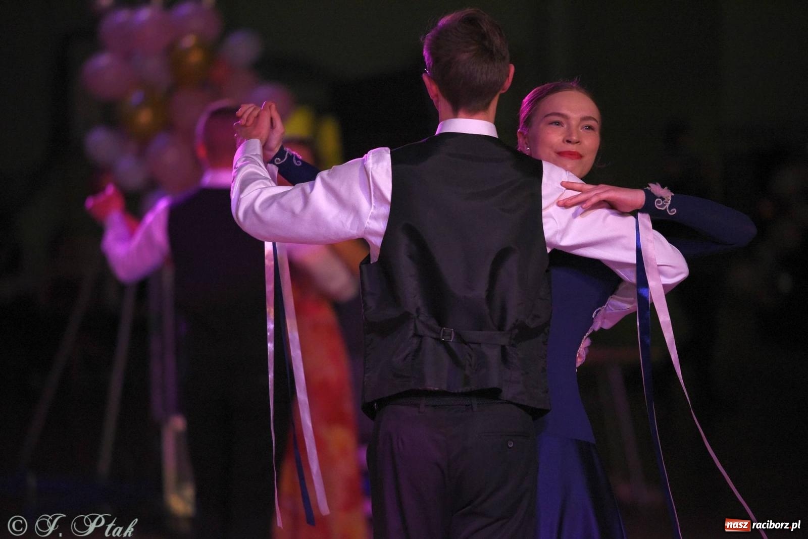 Zdjęcie w galerii na portalu naszraciborz.pl: XVI Karnawałowa Rewia Tańca w Raciborzu [FOTO i WIDEO] wiadomości z regionu