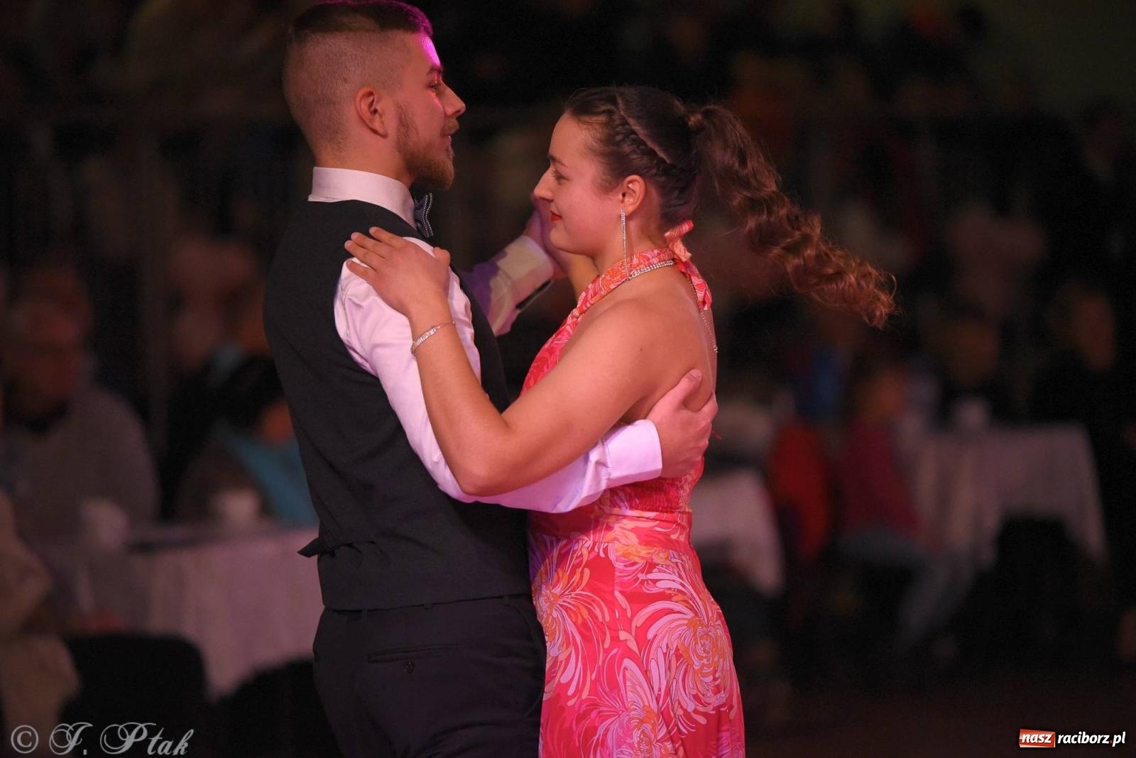 Zdjęcie w galerii na portalu naszraciborz.pl: XVI Karnawałowa Rewia Tańca w Raciborzu [FOTO i WIDEO] wiadomości z regionu