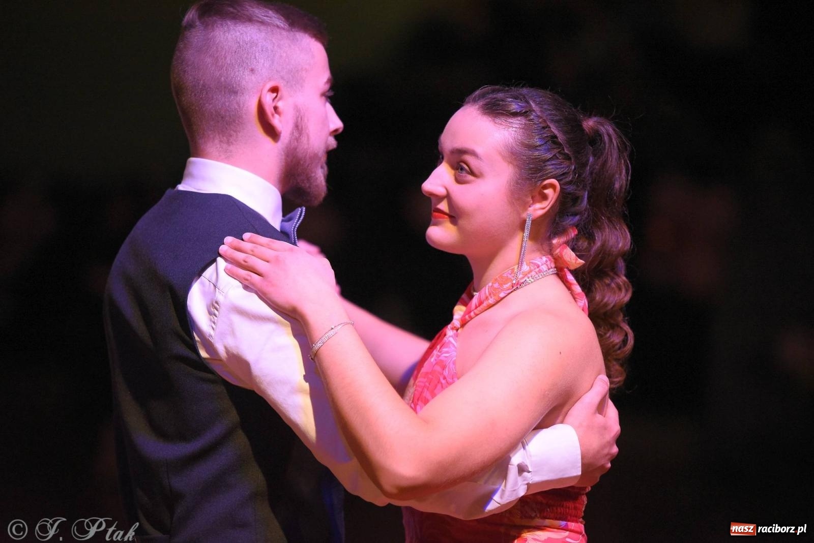 Zdjęcie w galerii na portalu naszraciborz.pl: XVI Karnawałowa Rewia Tańca w Raciborzu [FOTO i WIDEO] wiadomości z regionu