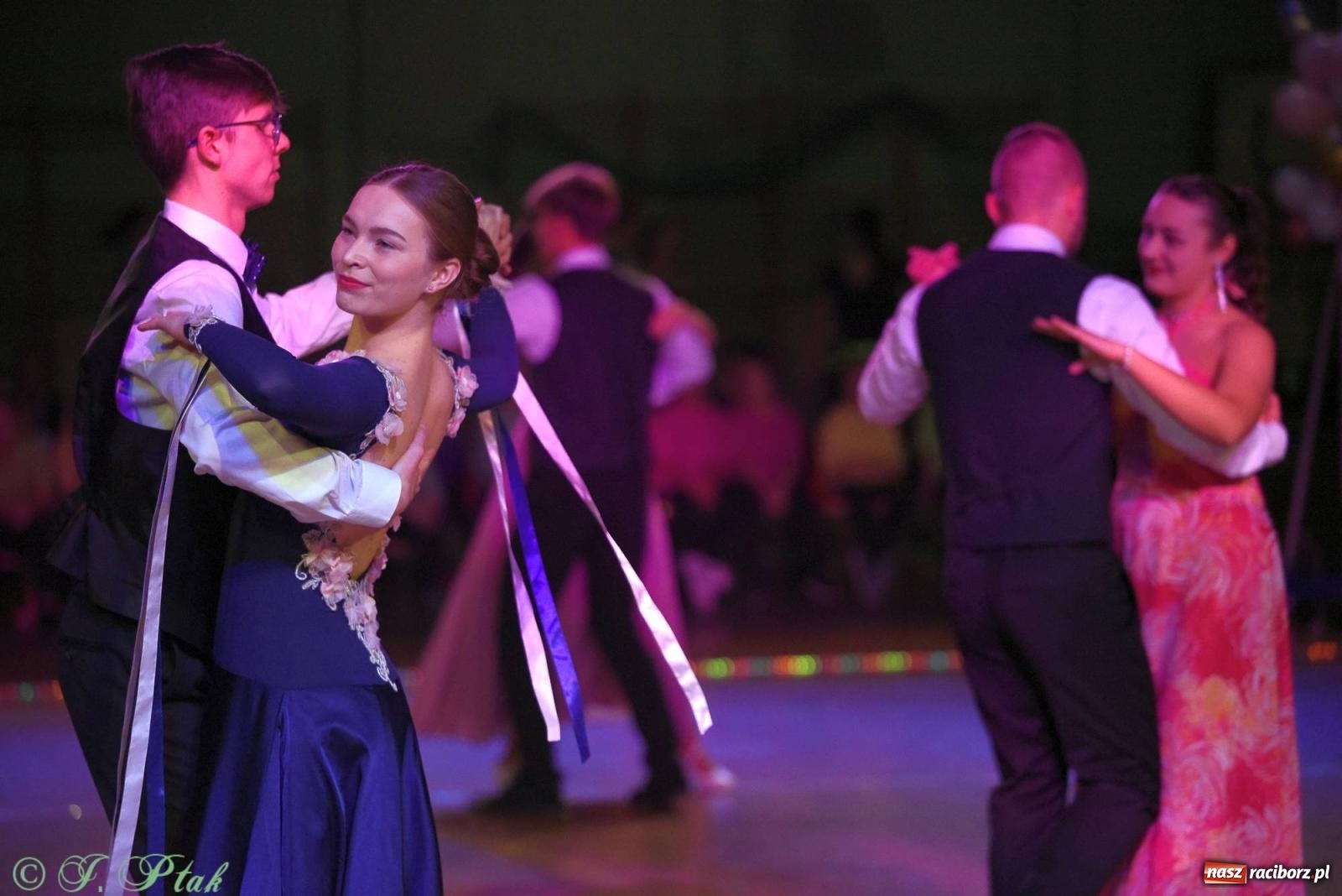 Zdjęcie w galerii na portalu naszraciborz.pl: XVI Karnawałowa Rewia Tańca w Raciborzu [FOTO i WIDEO] wiadomości z regionu