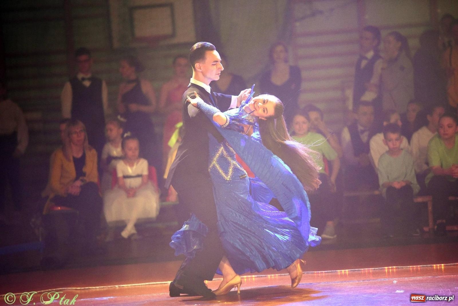 Zdjęcie w galerii na portalu naszraciborz.pl: XVI Karnawałowa Rewia Tańca w Raciborzu [FOTO i WIDEO] wiadomości z regionu