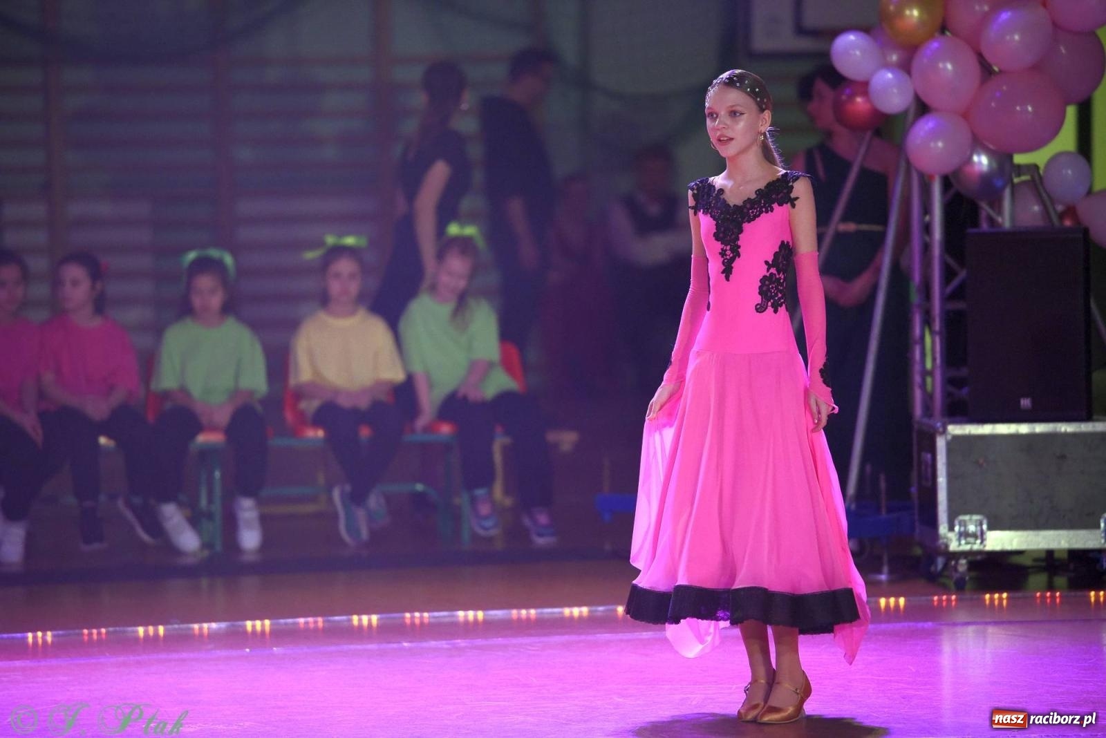 Zdjęcie w galerii na portalu naszraciborz.pl: XVI Karnawałowa Rewia Tańca w Raciborzu [FOTO i WIDEO] wiadomości z regionu