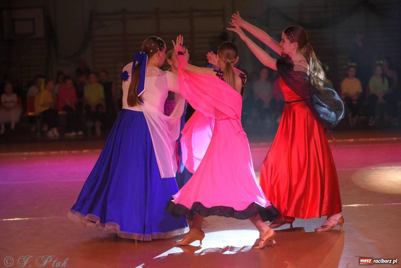Zdjęcie w galerii na portalu naszraciborz.pl: XVI Karnawałowa Rewia Tańca w Raciborzu [FOTO i WIDEO] wiadomości z regionu