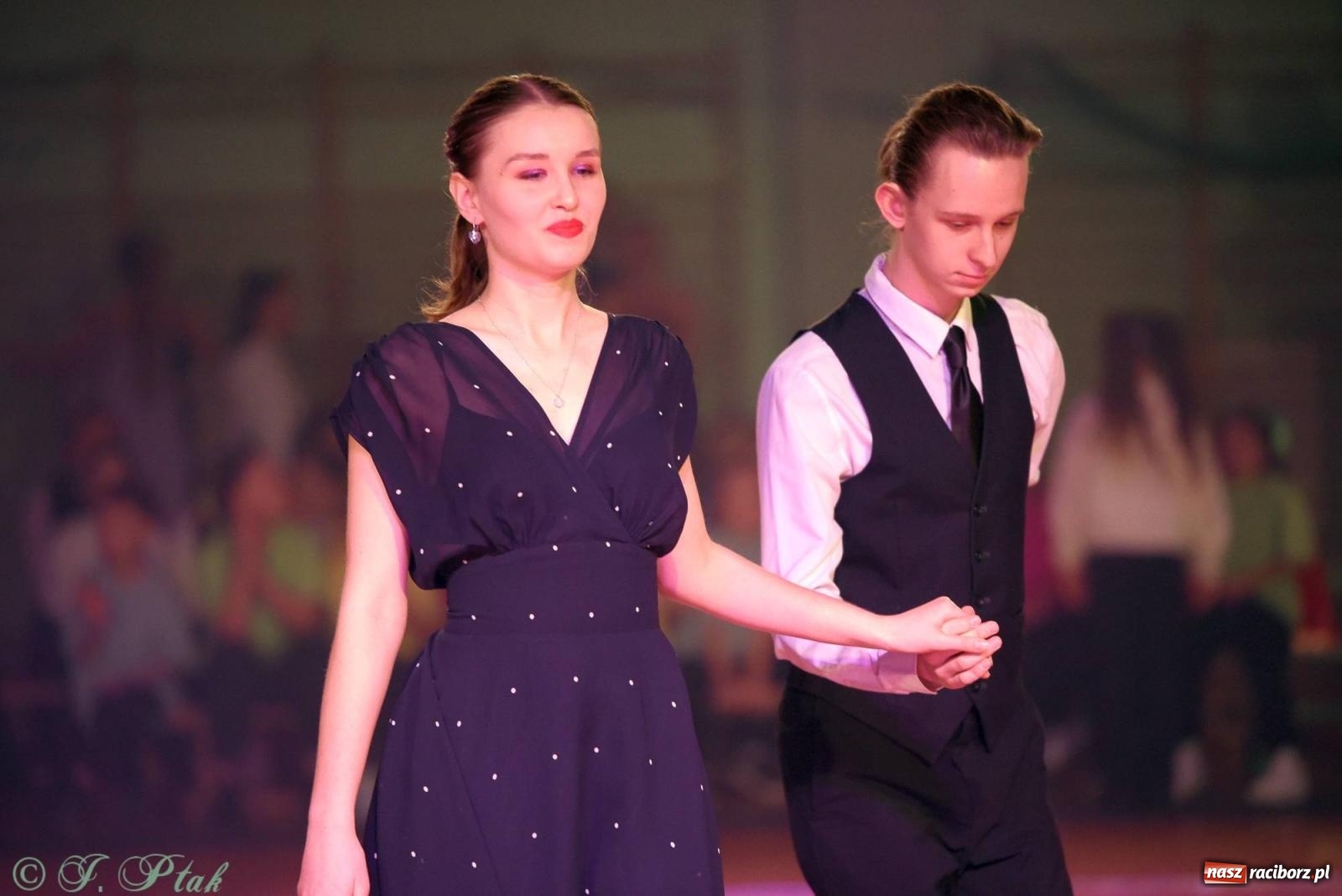 Zdjęcie w galerii na portalu naszraciborz.pl: XVI Karnawałowa Rewia Tańca w Raciborzu [FOTO i WIDEO] wiadomości z regionu