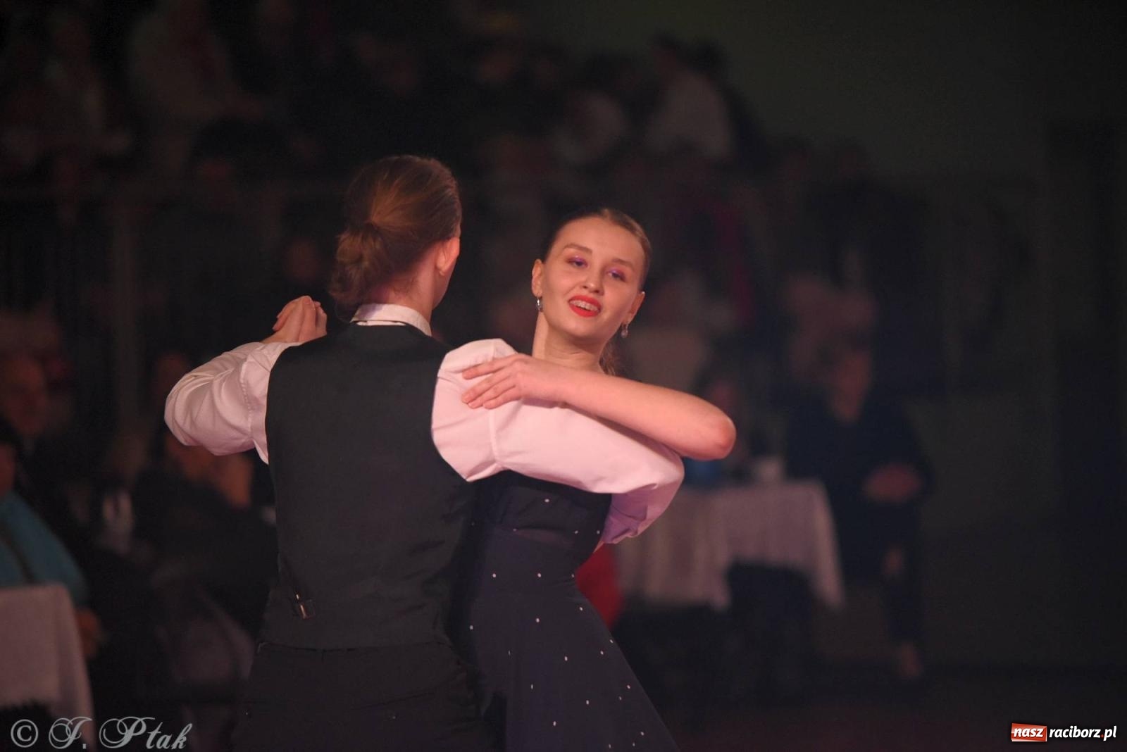 Zdjęcie w galerii na portalu naszraciborz.pl: XVI Karnawałowa Rewia Tańca w Raciborzu [FOTO i WIDEO] wiadomości z regionu