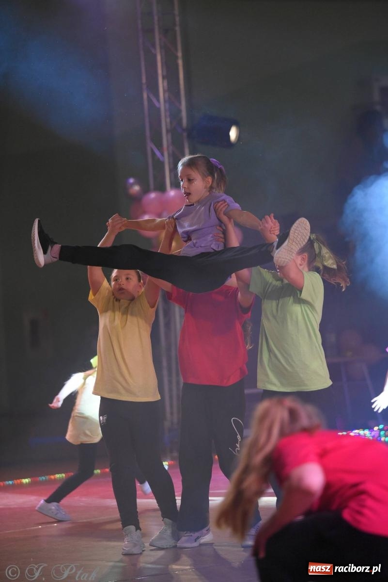 Zdjęcie w galerii na portalu naszraciborz.pl: XVI Karnawałowa Rewia Tańca w Raciborzu [FOTO i WIDEO] wiadomości z regionu