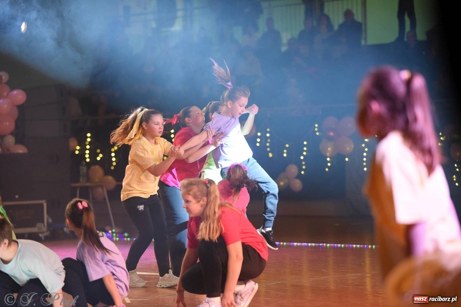 Zdjęcie w galerii na portalu naszraciborz.pl: XVI Karnawałowa Rewia Tańca w Raciborzu [FOTO i WIDEO] wiadomości z regionu