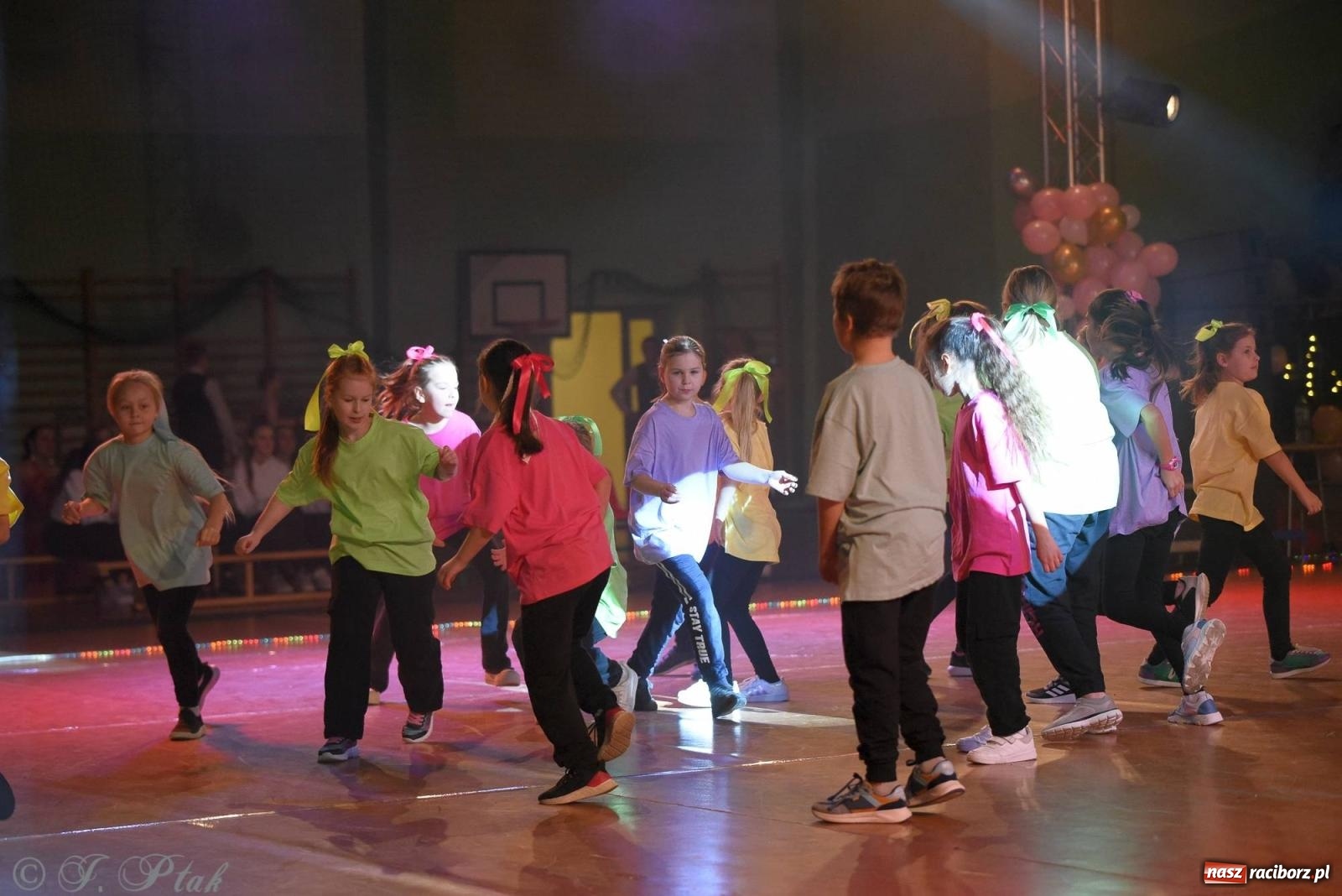 Zdjęcie w galerii na portalu naszraciborz.pl: XVI Karnawałowa Rewia Tańca w Raciborzu [FOTO i WIDEO] wiadomości z regionu