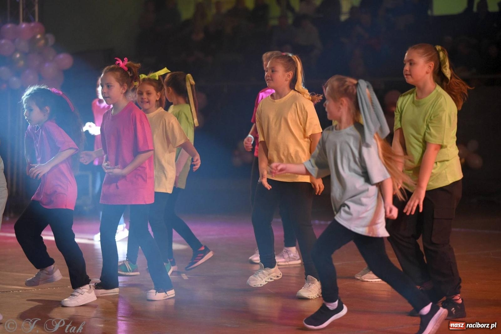 Zdjęcie w galerii na portalu naszraciborz.pl: XVI Karnawałowa Rewia Tańca w Raciborzu [FOTO i WIDEO] wiadomości z regionu