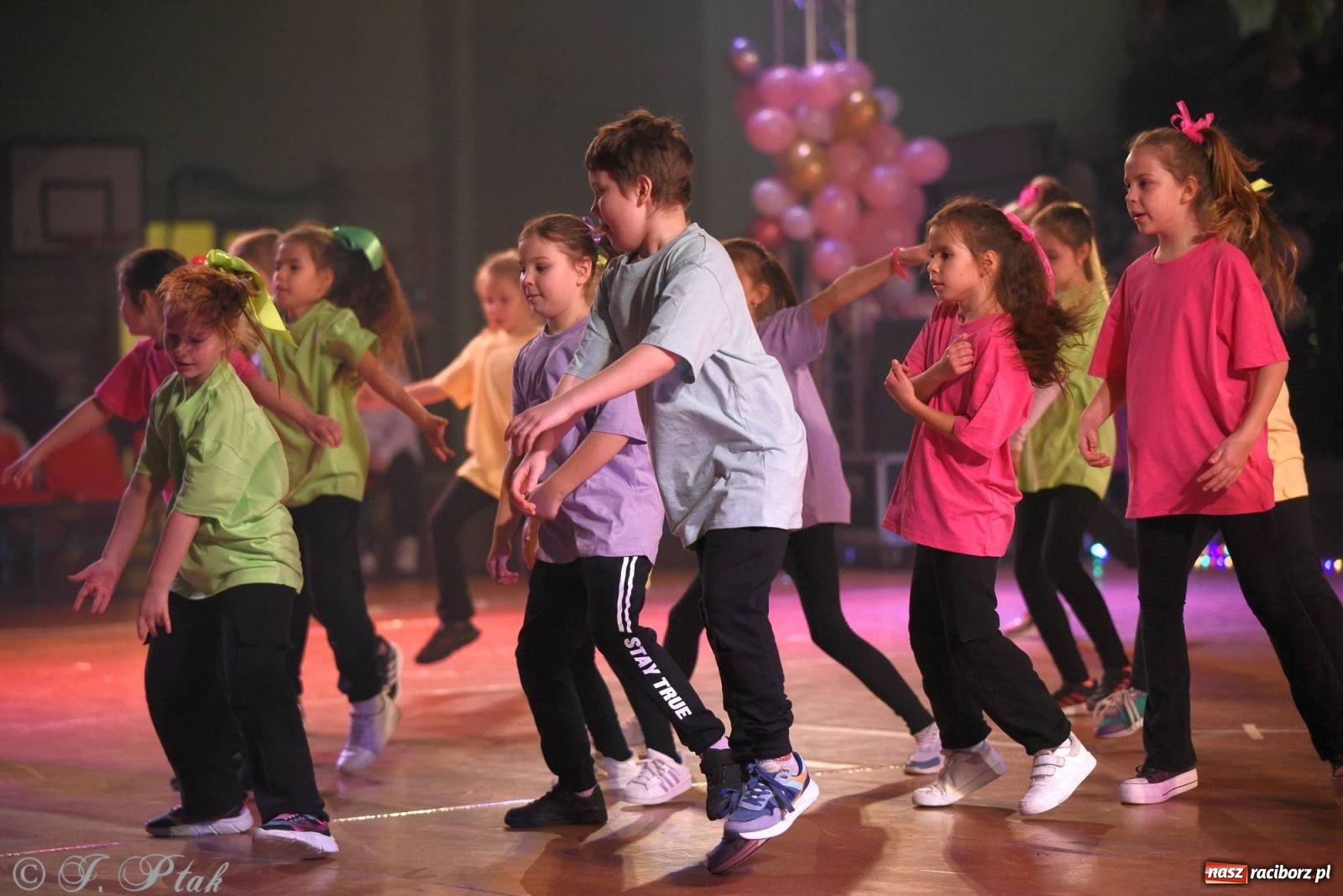 Zdjęcie w galerii na portalu naszraciborz.pl: XVI Karnawałowa Rewia Tańca w Raciborzu [FOTO i WIDEO] wiadomości z regionu