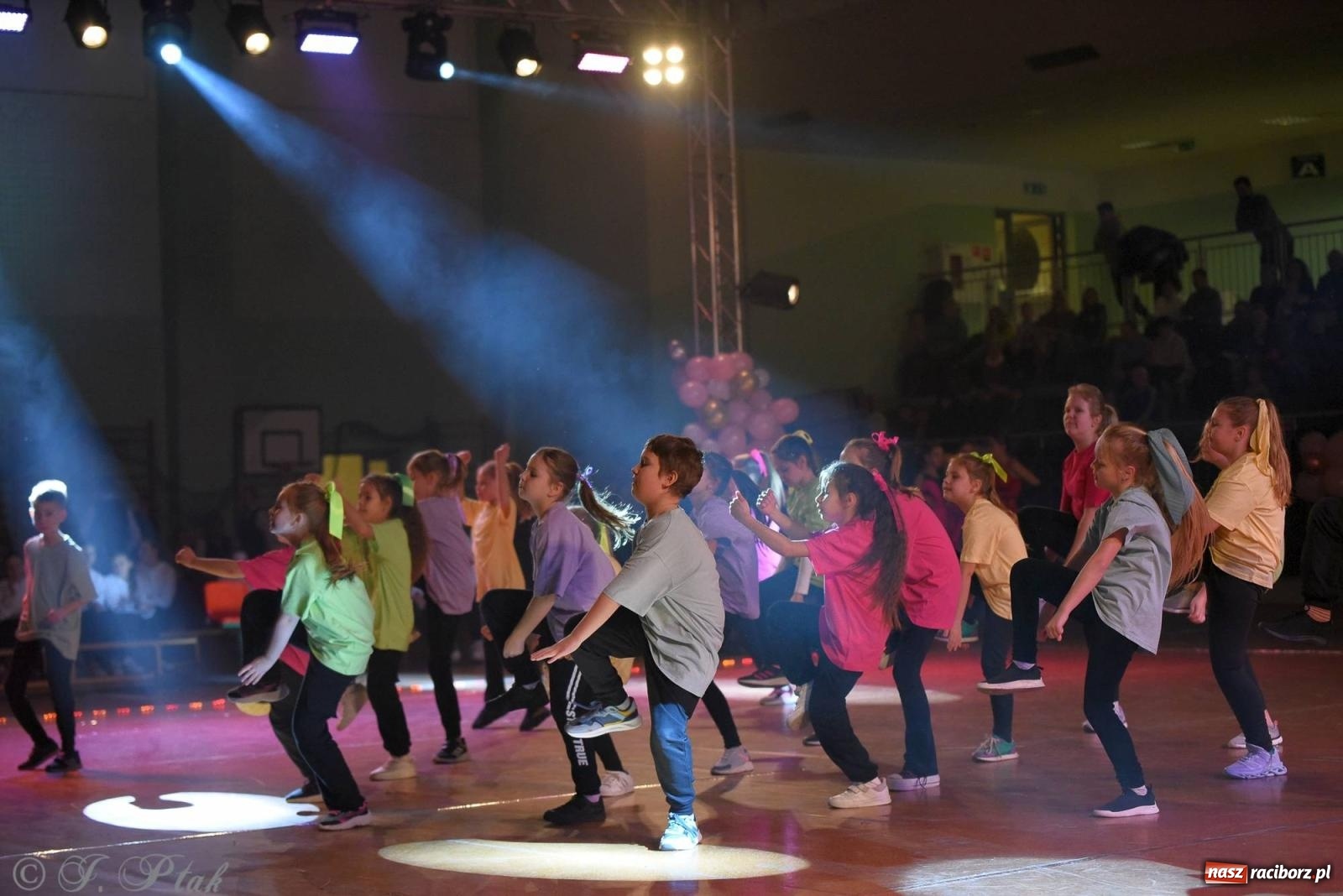 Zdjęcie w galerii na portalu naszraciborz.pl: XVI Karnawałowa Rewia Tańca w Raciborzu [FOTO i WIDEO] wiadomości z regionu