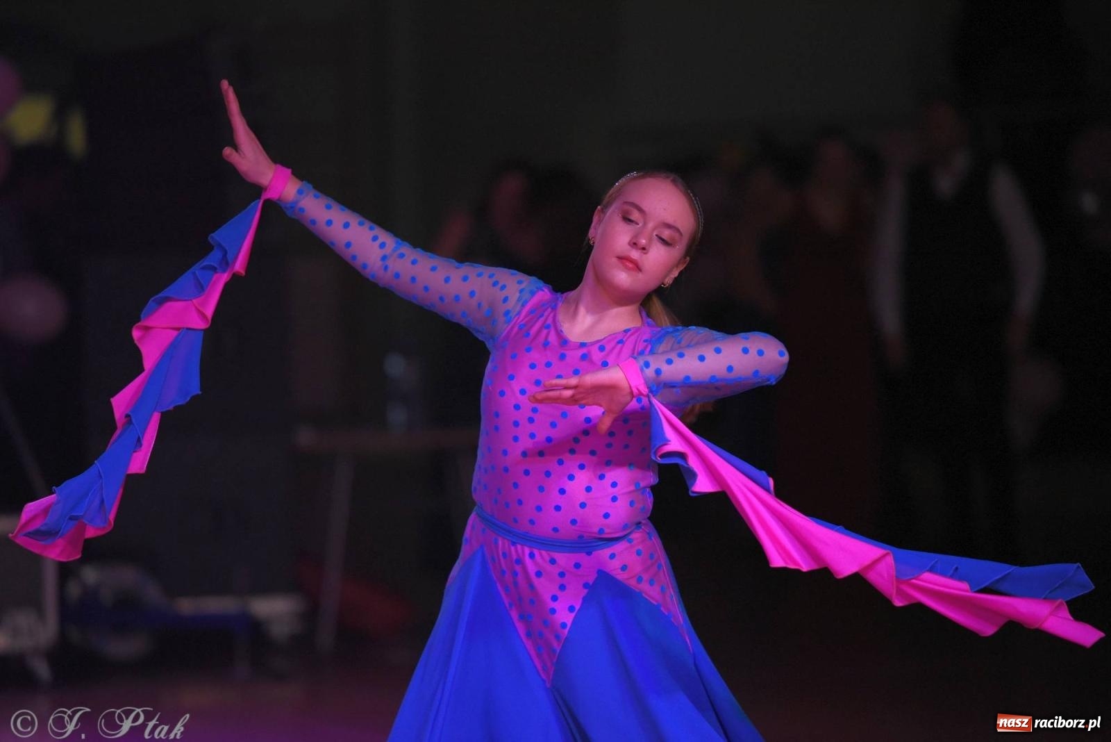 Zdjęcie w galerii na portalu naszraciborz.pl: XVI Karnawałowa Rewia Tańca w Raciborzu [FOTO i WIDEO] wiadomości z regionu