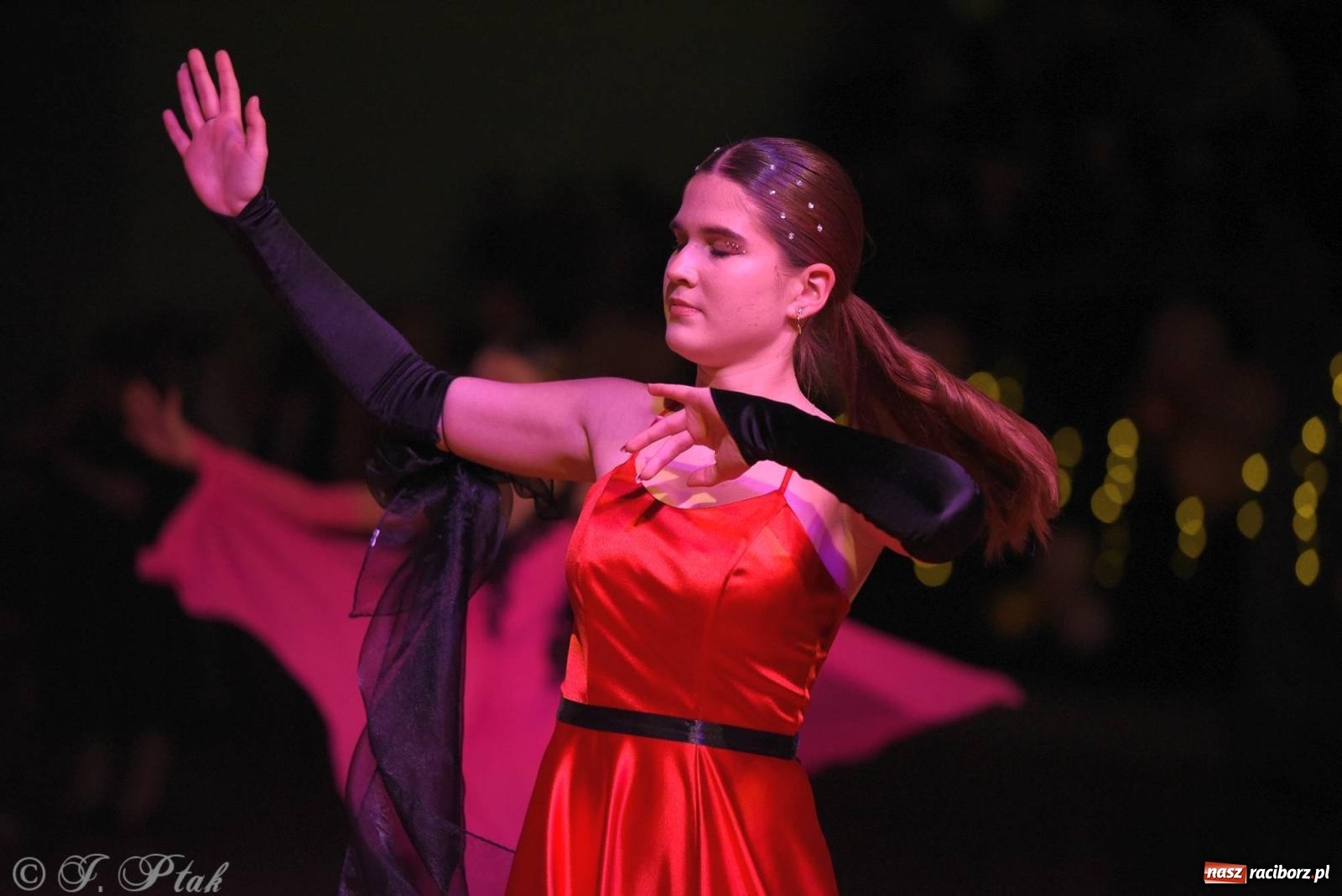 Zdjęcie w galerii na portalu naszraciborz.pl: XVI Karnawałowa Rewia Tańca w Raciborzu [FOTO i WIDEO] wiadomości z regionu