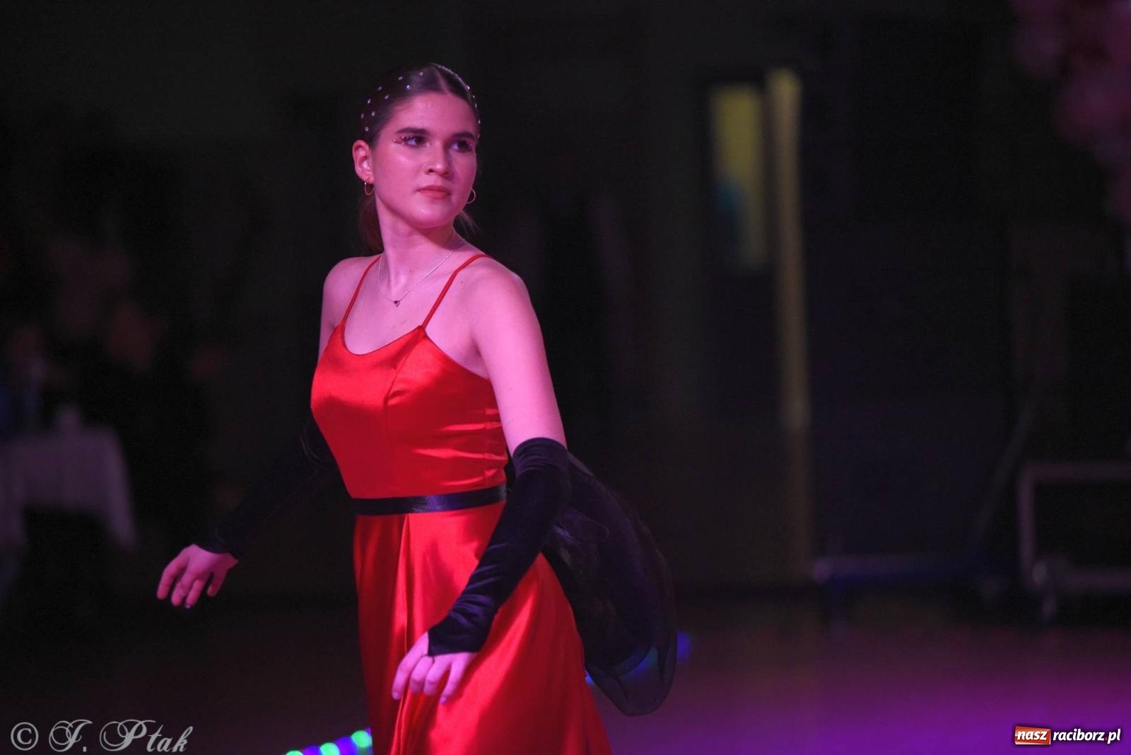 Zdjęcie w galerii na portalu naszraciborz.pl: XVI Karnawałowa Rewia Tańca w Raciborzu [FOTO i WIDEO] wiadomości z regionu