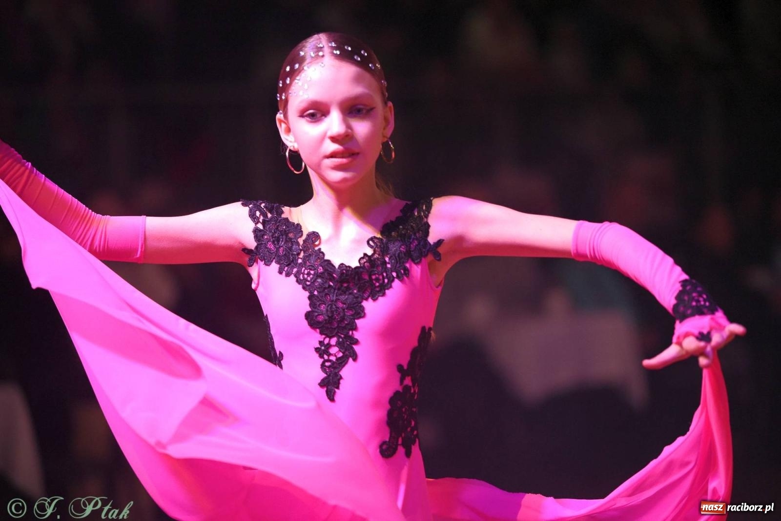 Zdjęcie w galerii na portalu naszraciborz.pl: XVI Karnawałowa Rewia Tańca w Raciborzu [FOTO i WIDEO] wiadomości z regionu