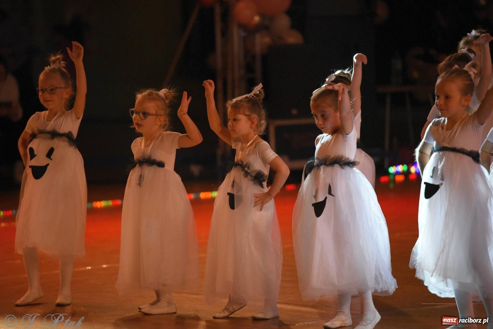 Zdjęcie w galerii na portalu naszraciborz.pl: XVI Karnawałowa Rewia Tańca w Raciborzu [FOTO i WIDEO] wiadomości z regionu