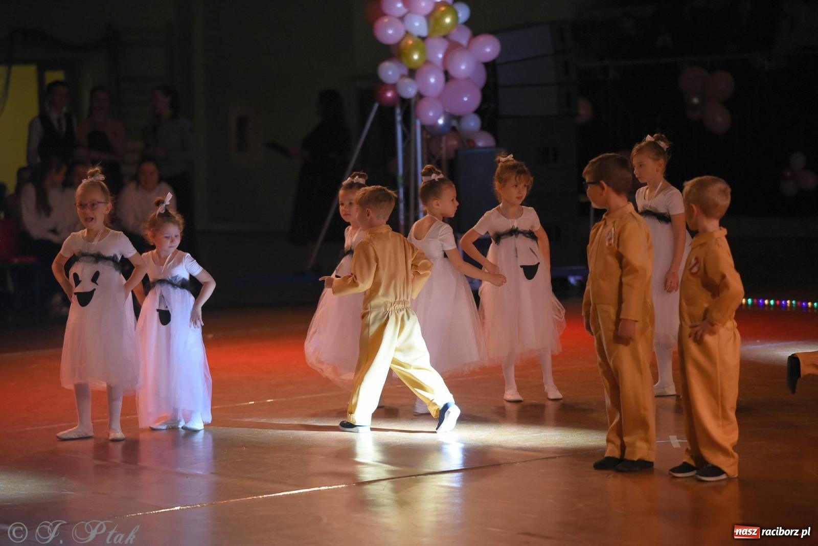Zdjęcie w galerii na portalu naszraciborz.pl: XVI Karnawałowa Rewia Tańca w Raciborzu [FOTO i WIDEO] wiadomości z regionu