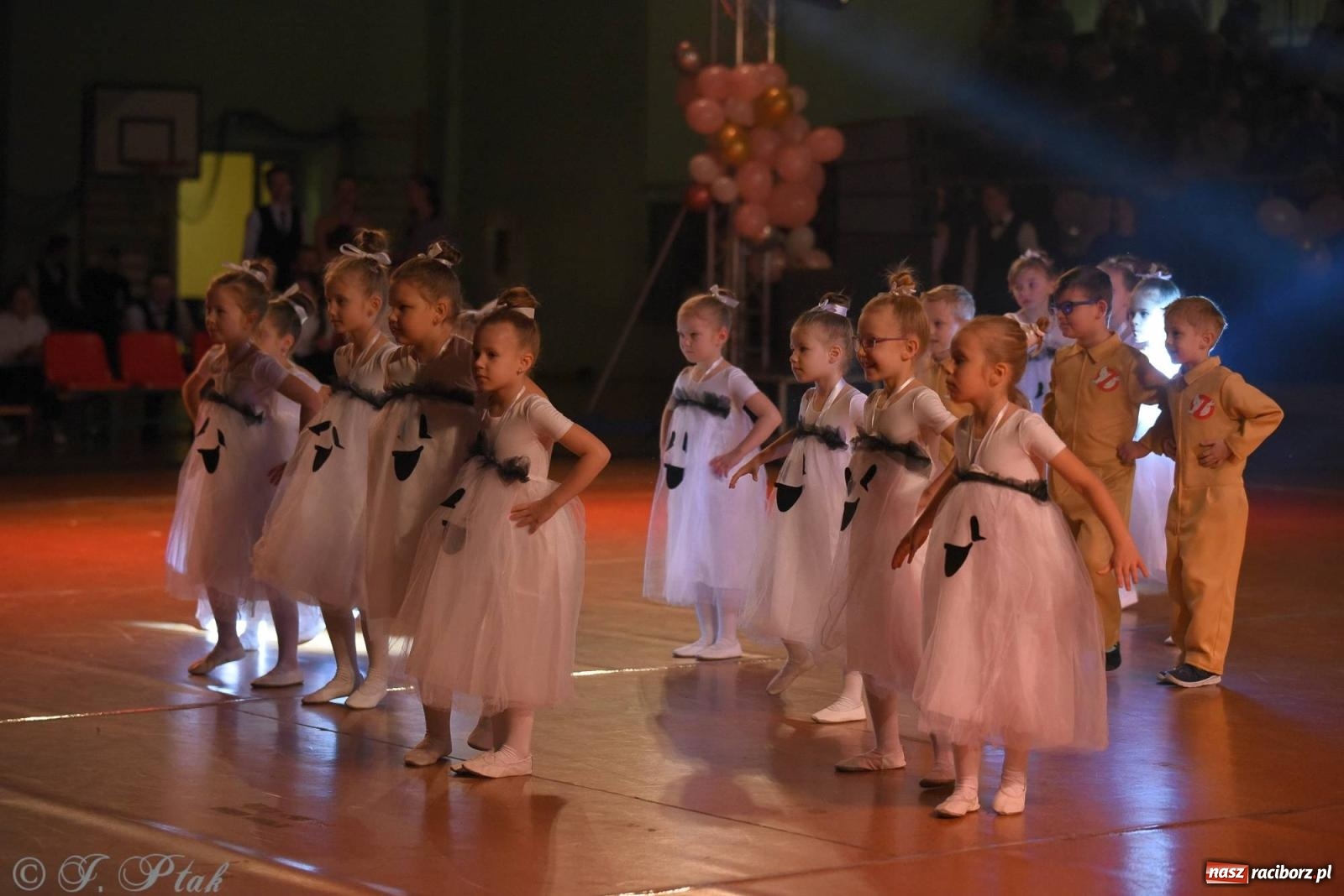 Zdjęcie w galerii na portalu naszraciborz.pl: XVI Karnawałowa Rewia Tańca w Raciborzu [FOTO i WIDEO] wiadomości z regionu