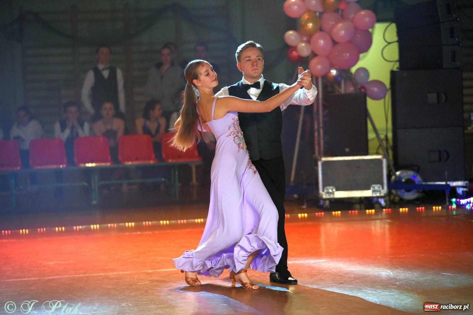 Zdjęcie w galerii na portalu naszraciborz.pl: XVI Karnawałowa Rewia Tańca w Raciborzu [FOTO i WIDEO] wiadomości z regionu