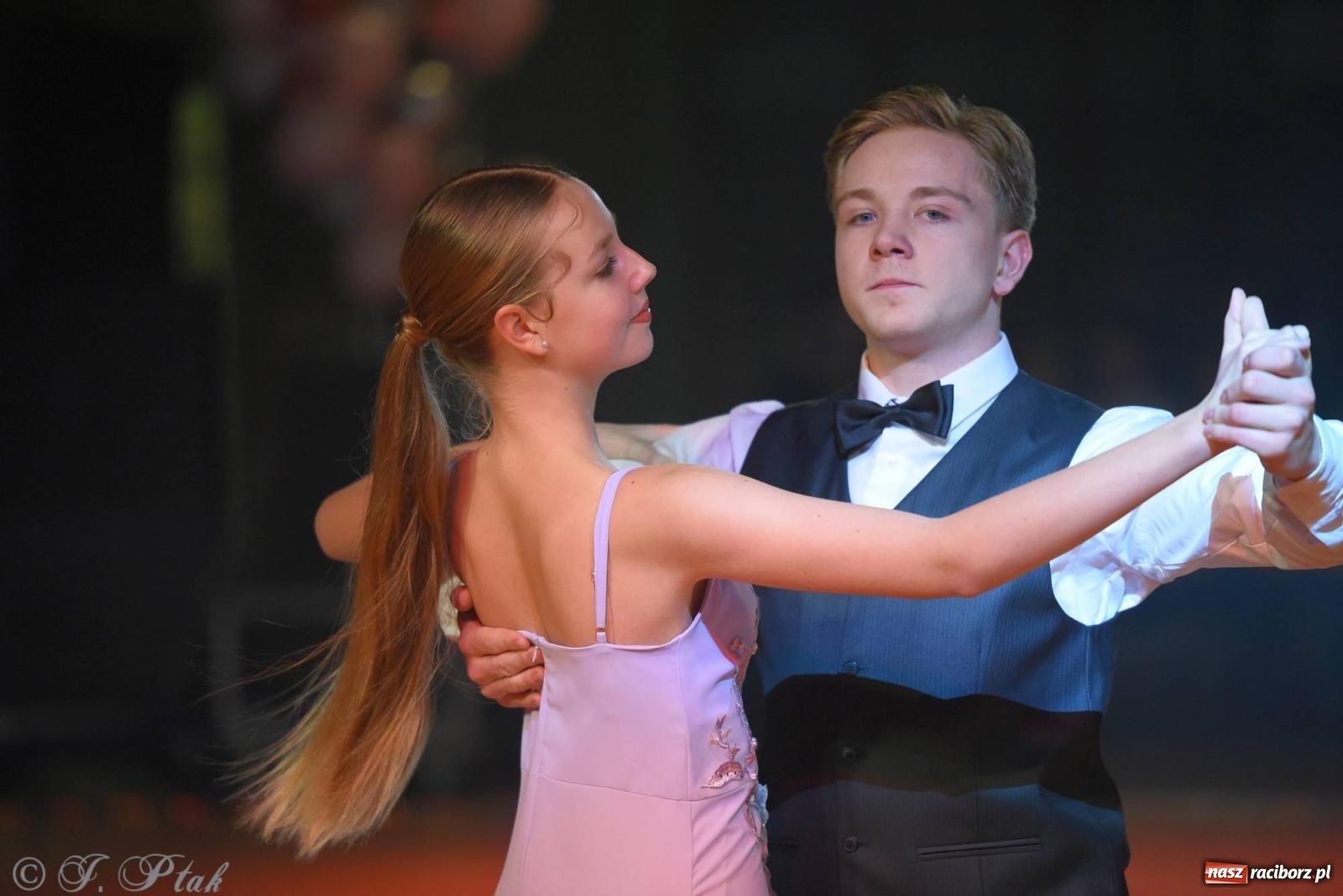 Zdjęcie w galerii na portalu naszraciborz.pl: XVI Karnawałowa Rewia Tańca w Raciborzu [FOTO i WIDEO] wiadomości z regionu