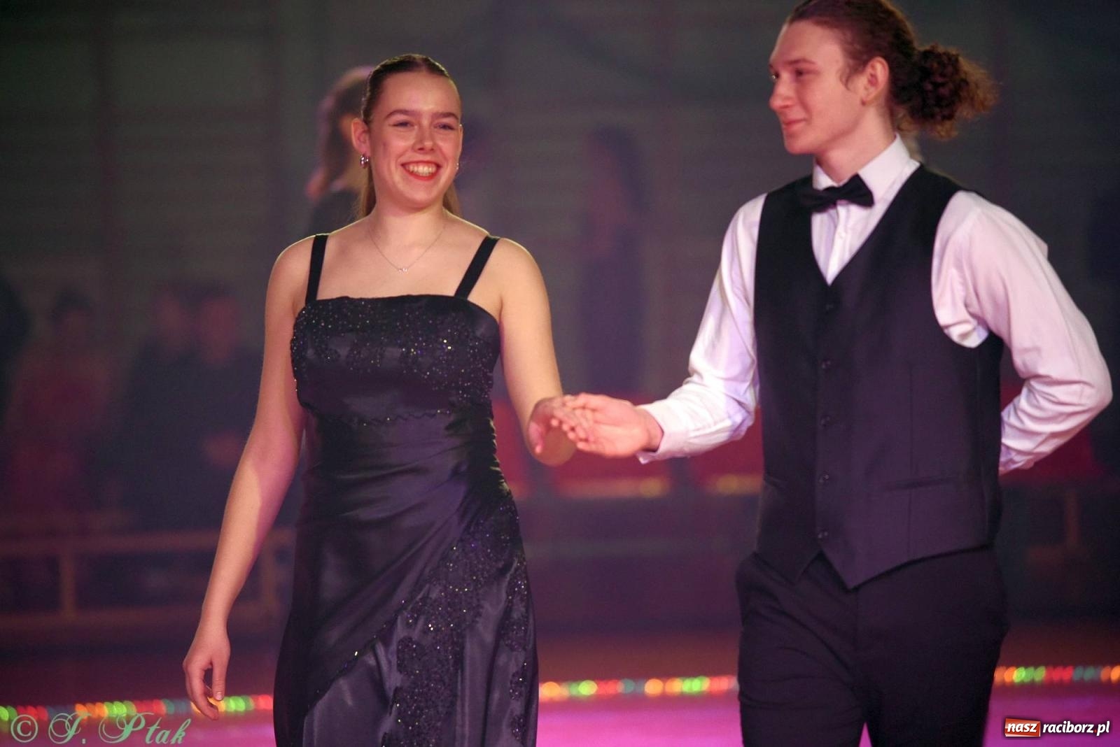 Zdjęcie w galerii na portalu naszraciborz.pl: XVI Karnawałowa Rewia Tańca w Raciborzu [FOTO i WIDEO] wiadomości z regionu